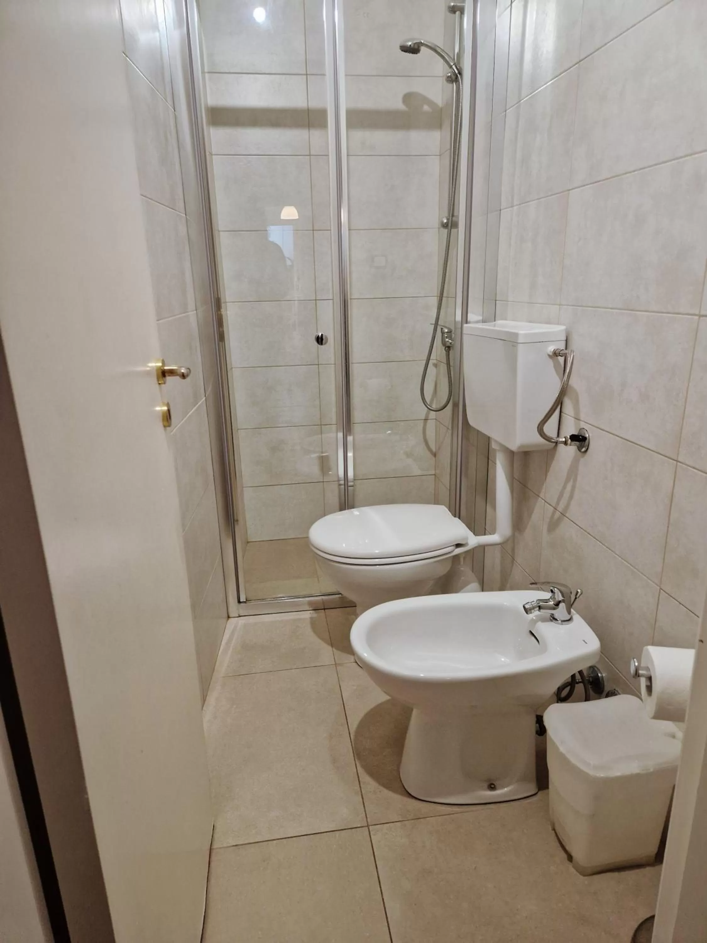 Shower, Bathroom in Battisti Rooms & Breakfast