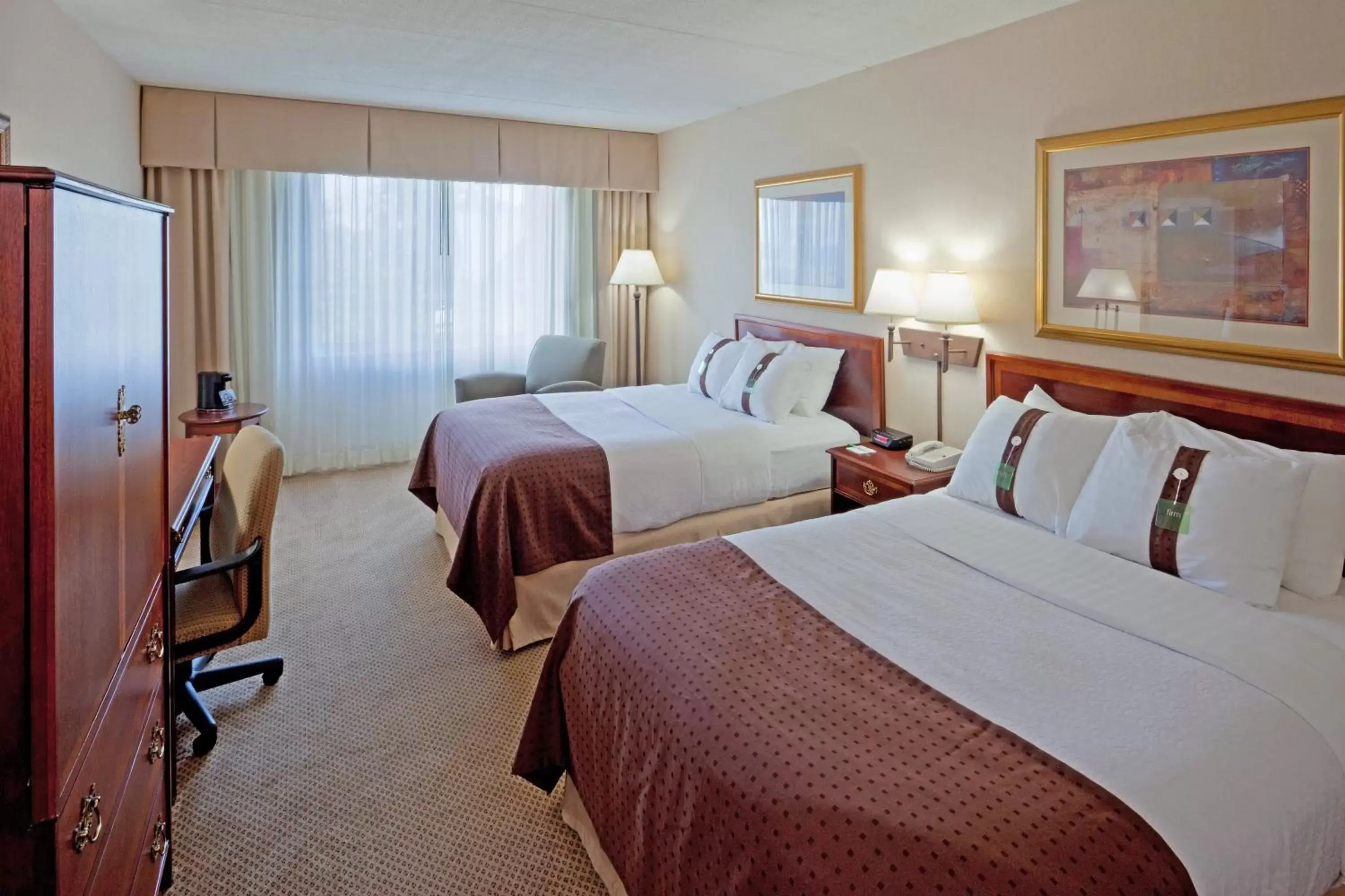 Photo of the whole room in Holiday Inn Portsmouth, an IHG Hotel