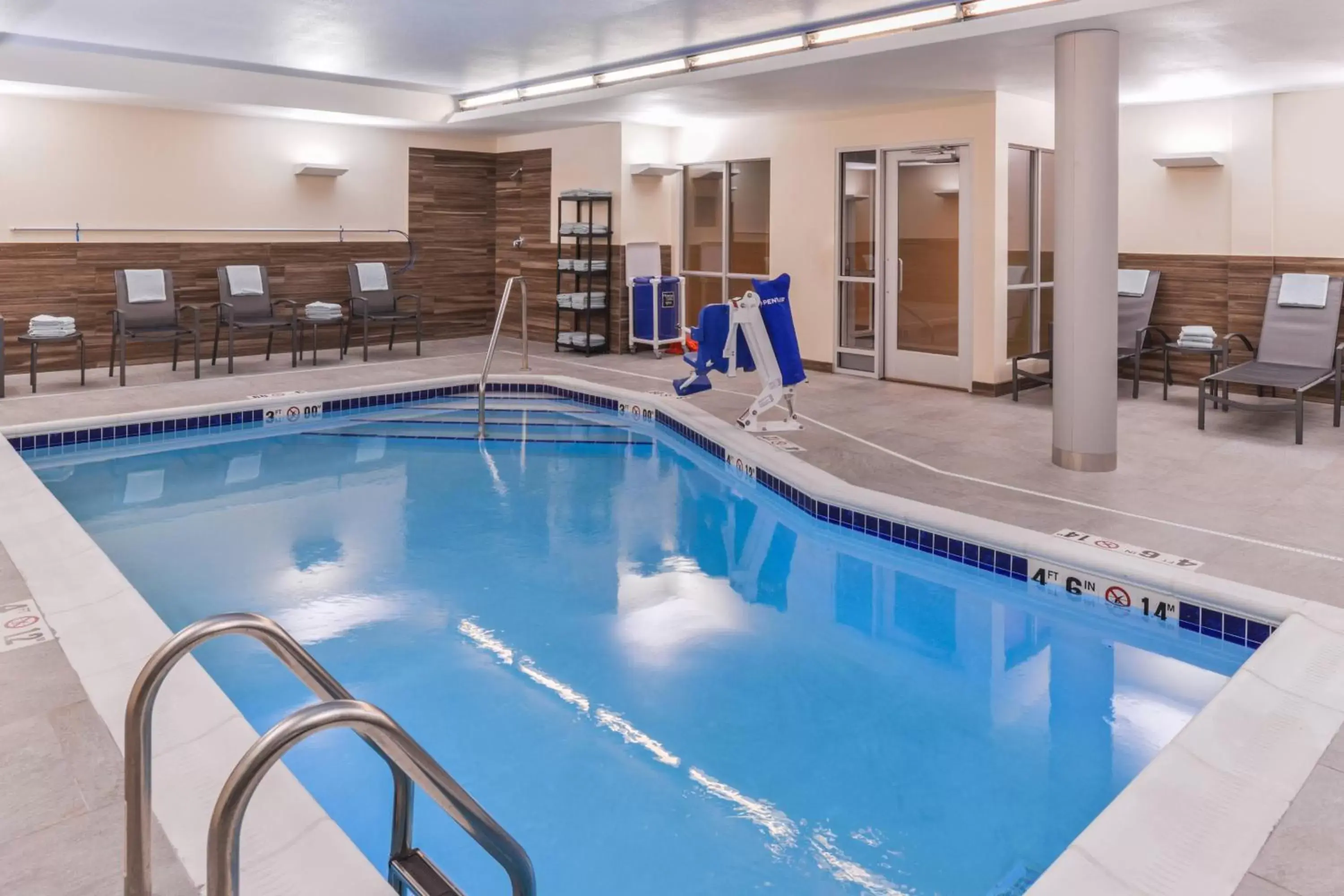 Swimming Pool in Fairfield Inn & Suites by Marriott Coralville