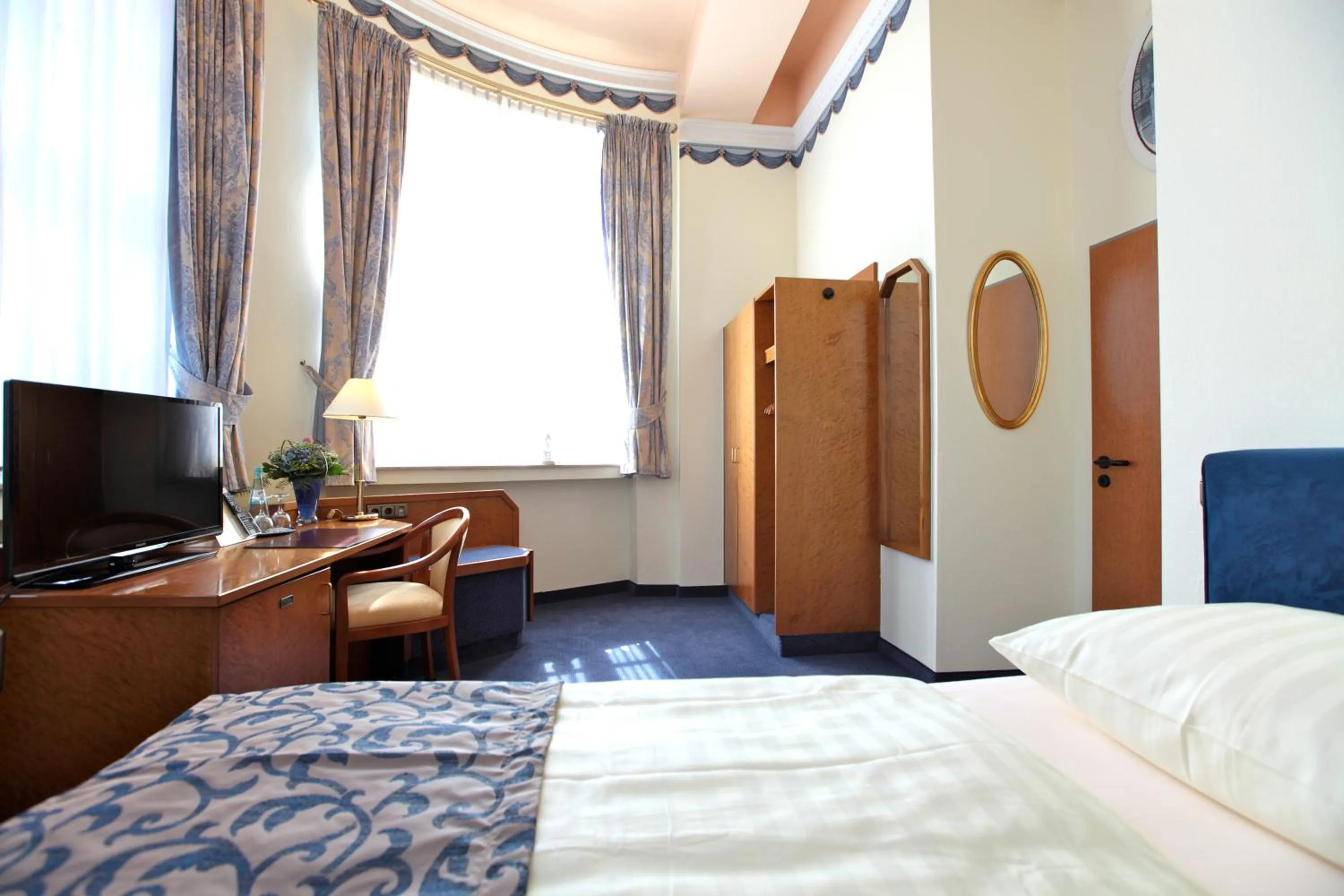 Photo of the whole room, Bed in Hotel Viktoria