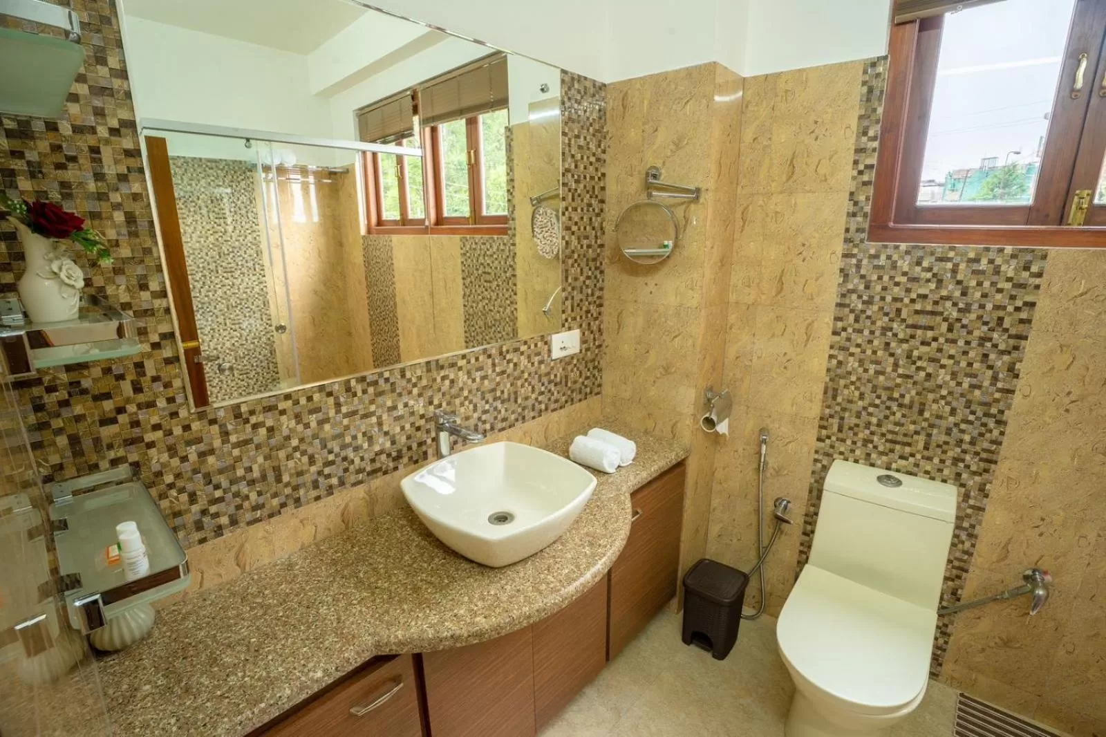 Bathroom in East Land Bed & Breakfast