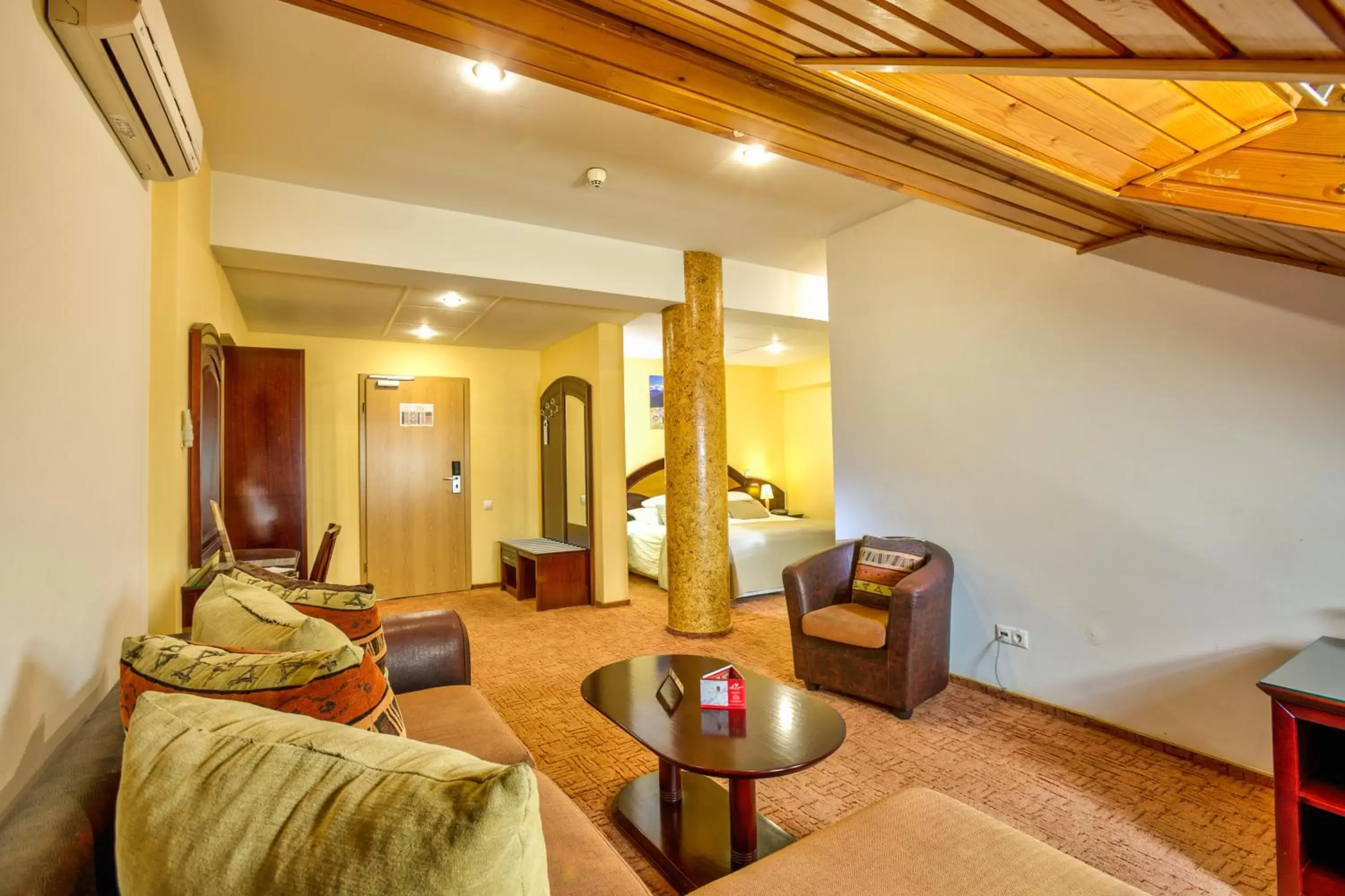 Bedroom, Seating Area in Hotel Ambient