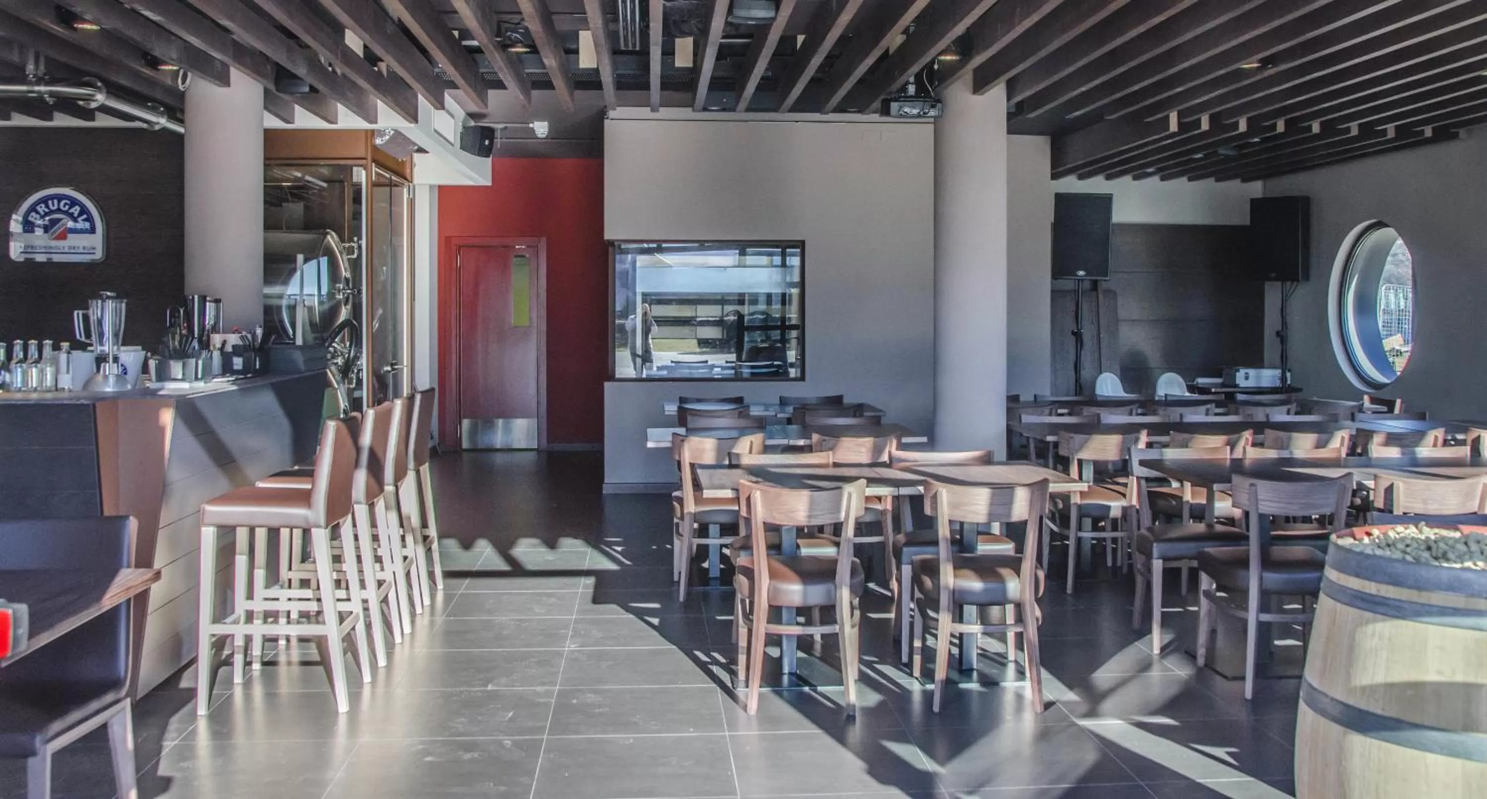 Restaurant/places to eat in Fly Bike Hotel