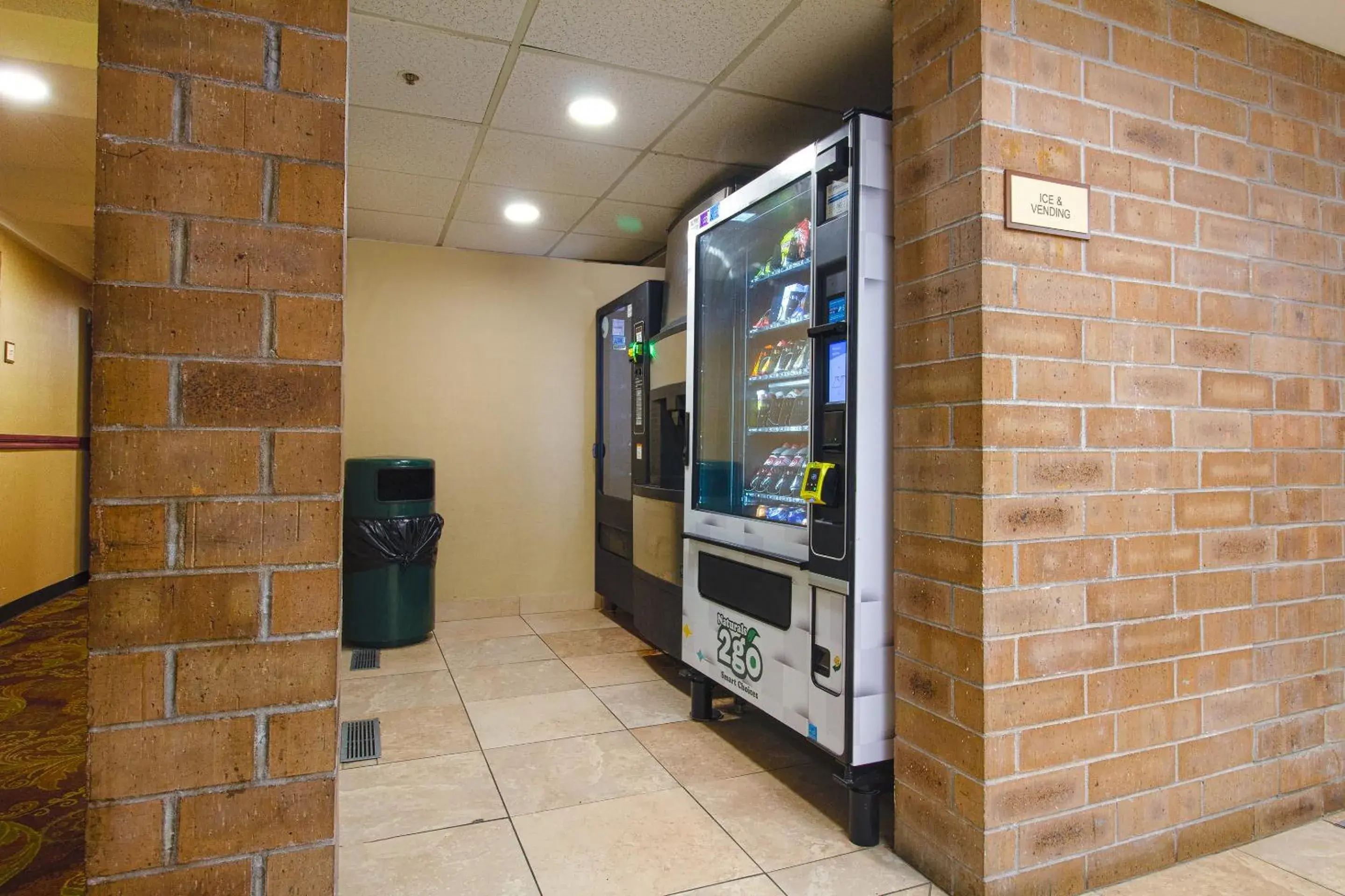 vending machine in Tulsa Square Hotel Central, I-44 By OYO