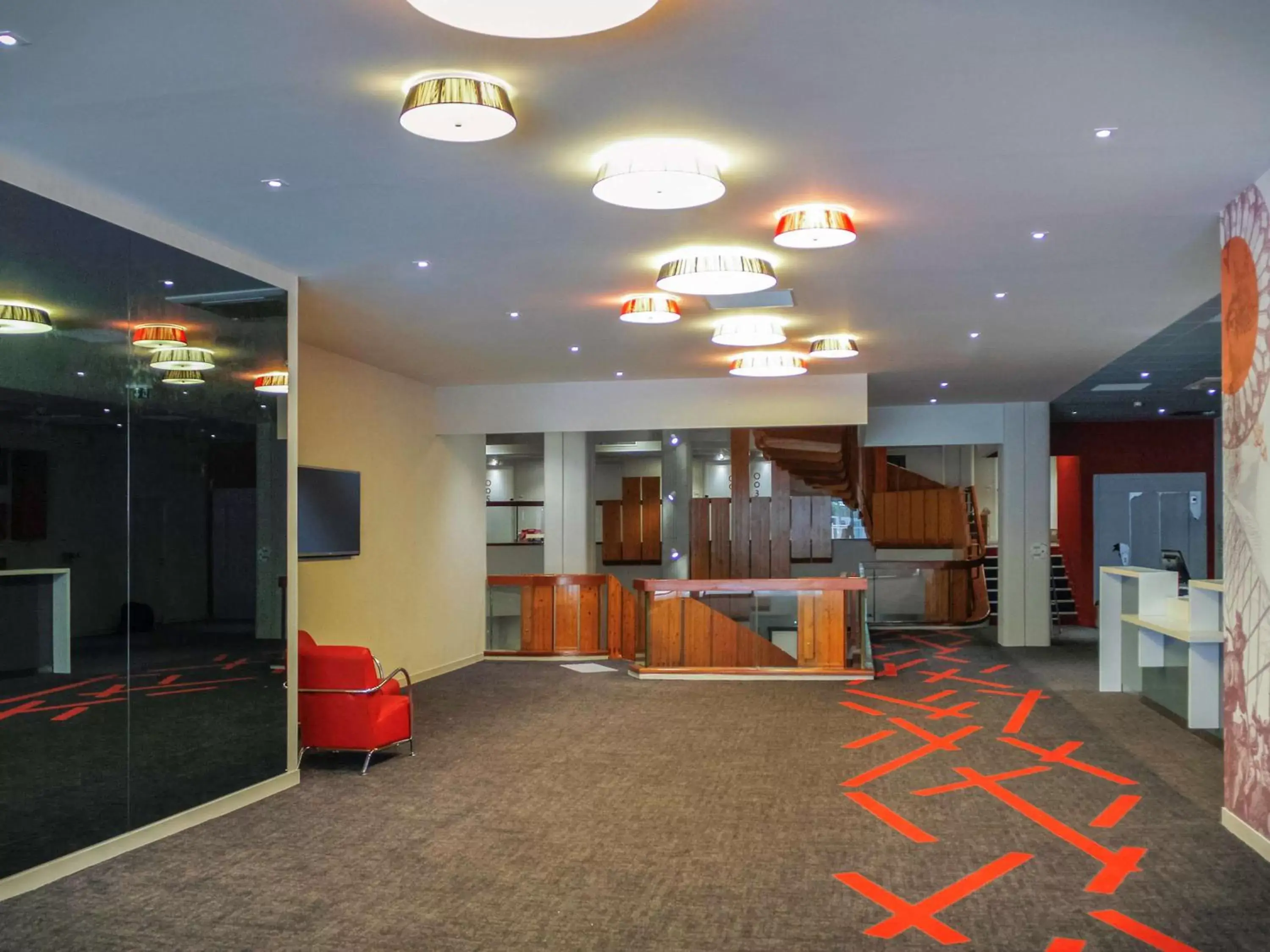 Property building, Lobby/Reception in ibis Styles Poitiers Centre