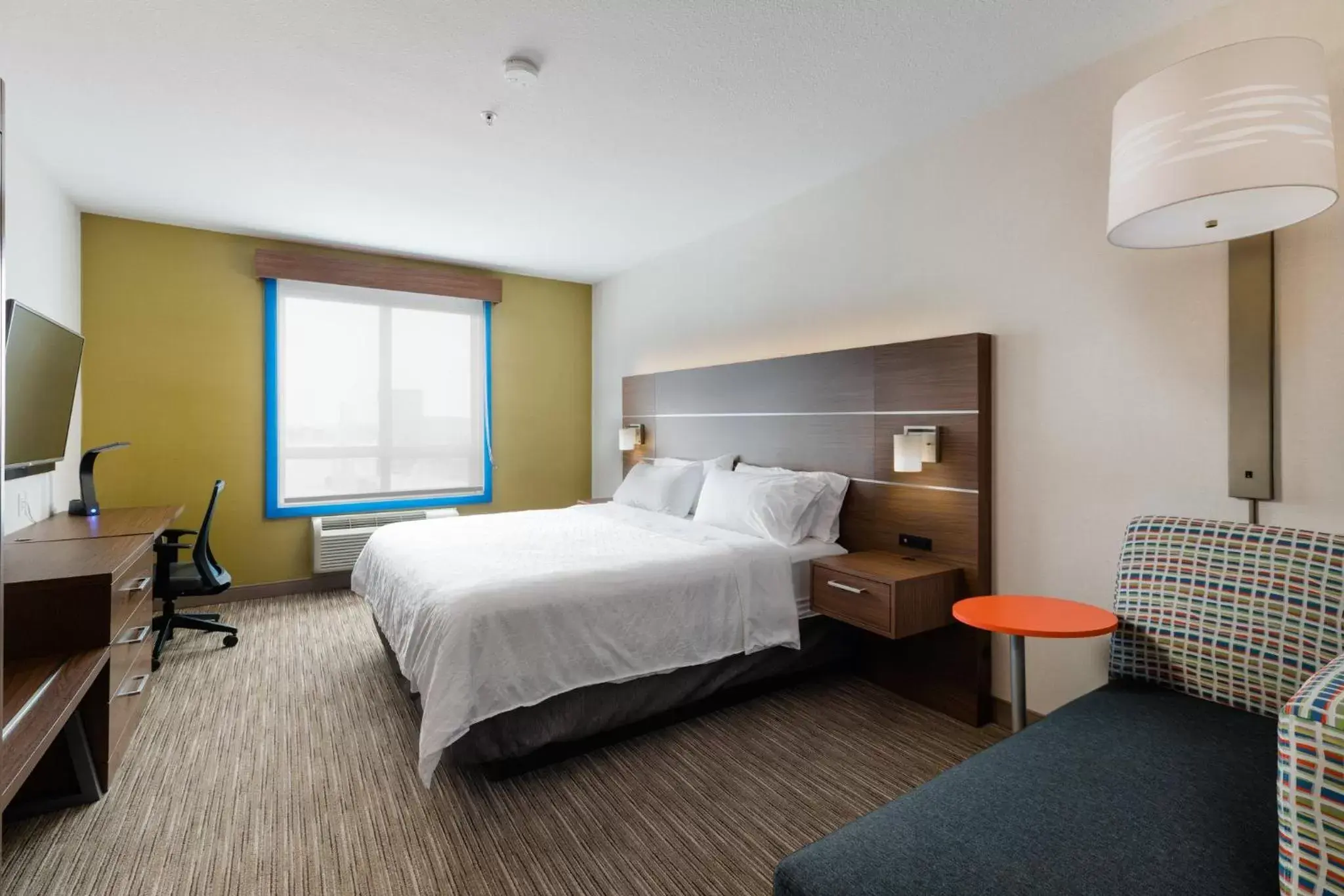 Photo of the whole room, Bed in Holiday Inn Express Grande Prairie, an IHG Hotel