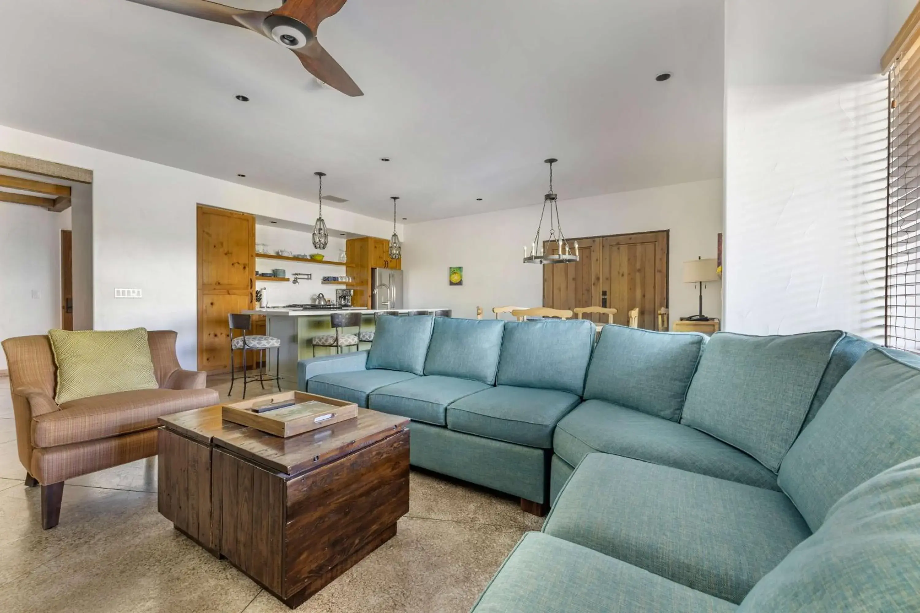 Kitchen or kitchenette, Seating Area in Hilton Grand Vacations Club Palm Desert