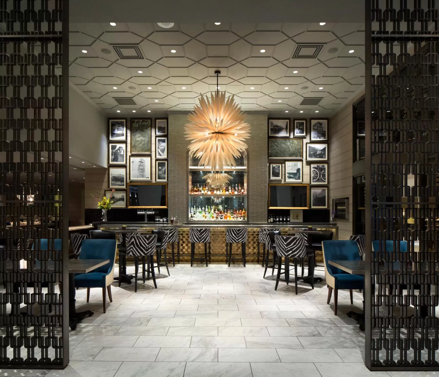 Restaurant/places to eat in Fairmont Hotel Vancouver