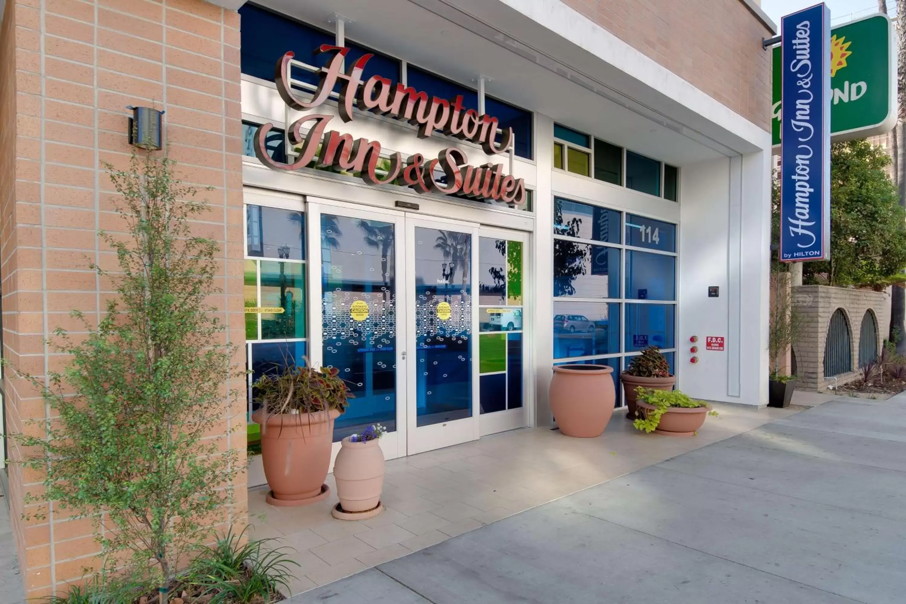 Property building in Hampton Inn & Suites Los Angeles - Glendale