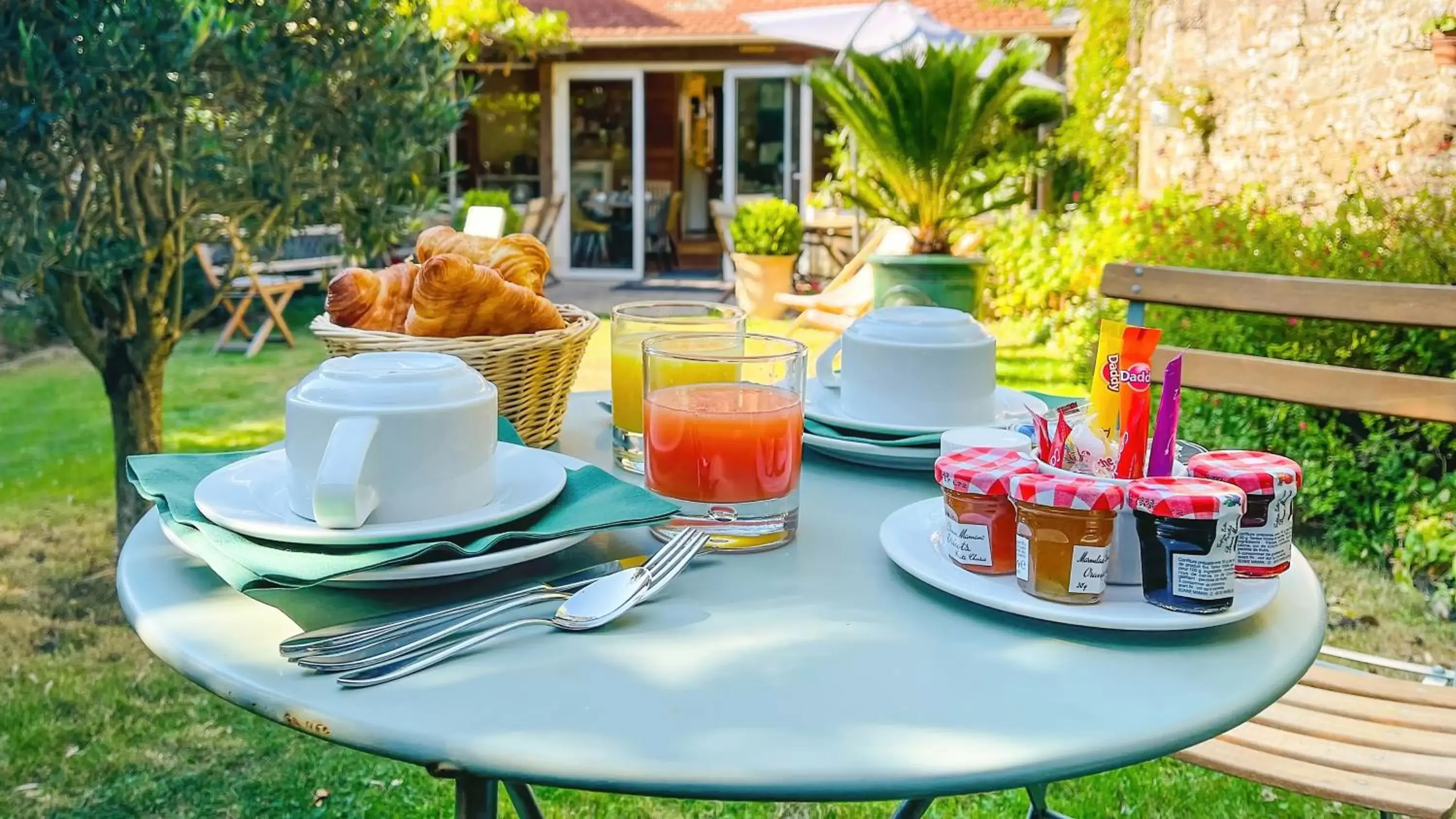 Continental breakfast in Hôtel Coeur De Loire