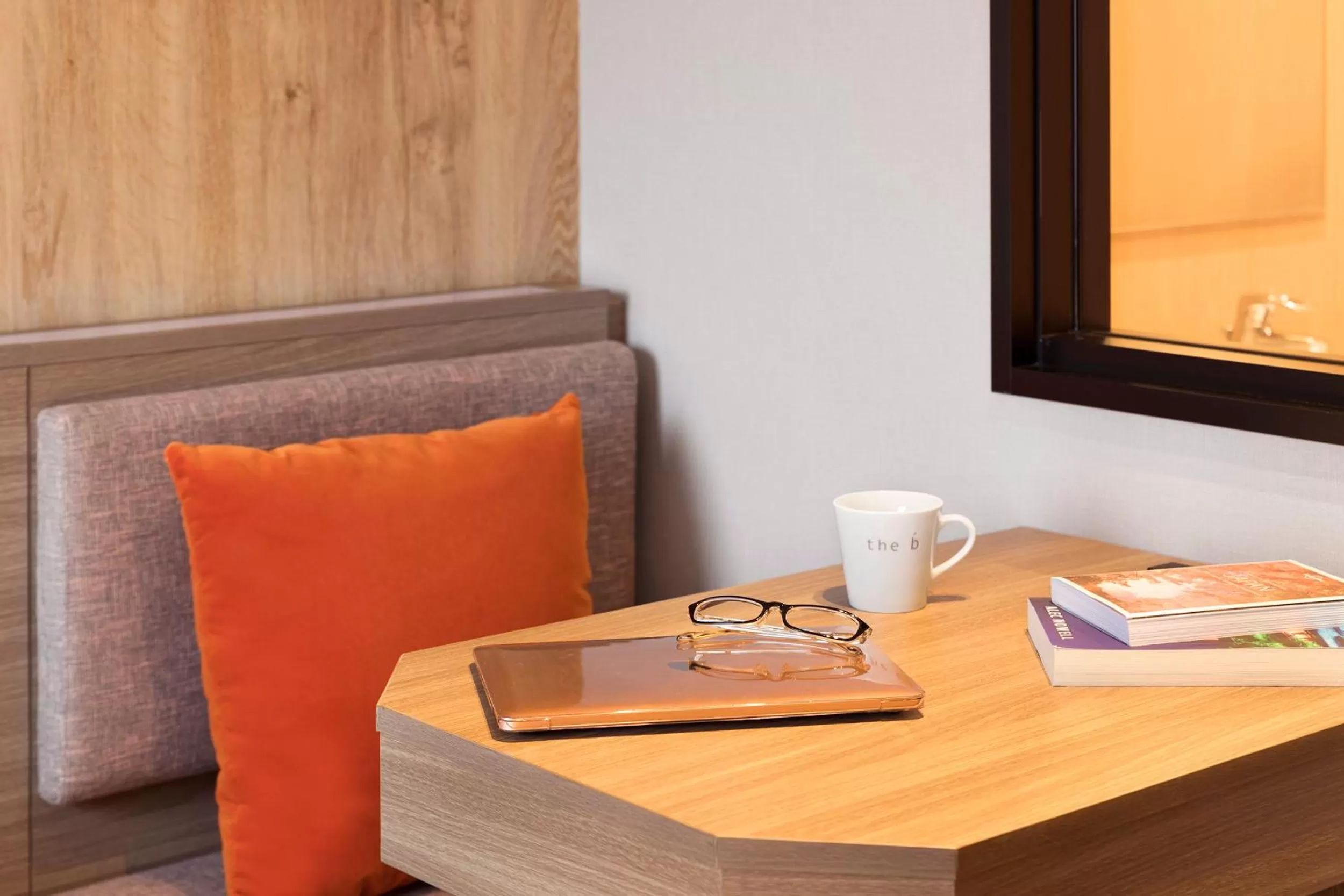 Photo of the whole room in the b ochanomizu