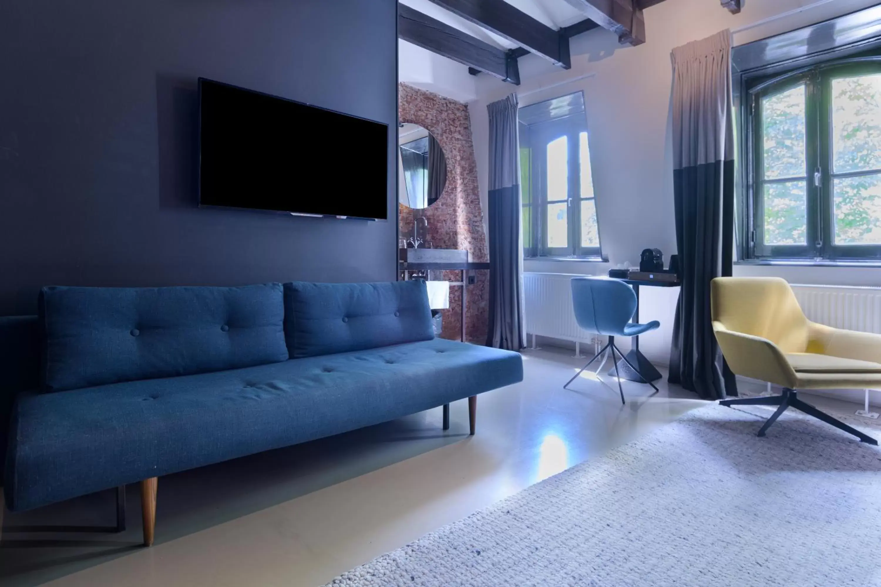 TV and multimedia, Seating Area in Boutique Hotel Oosteinde