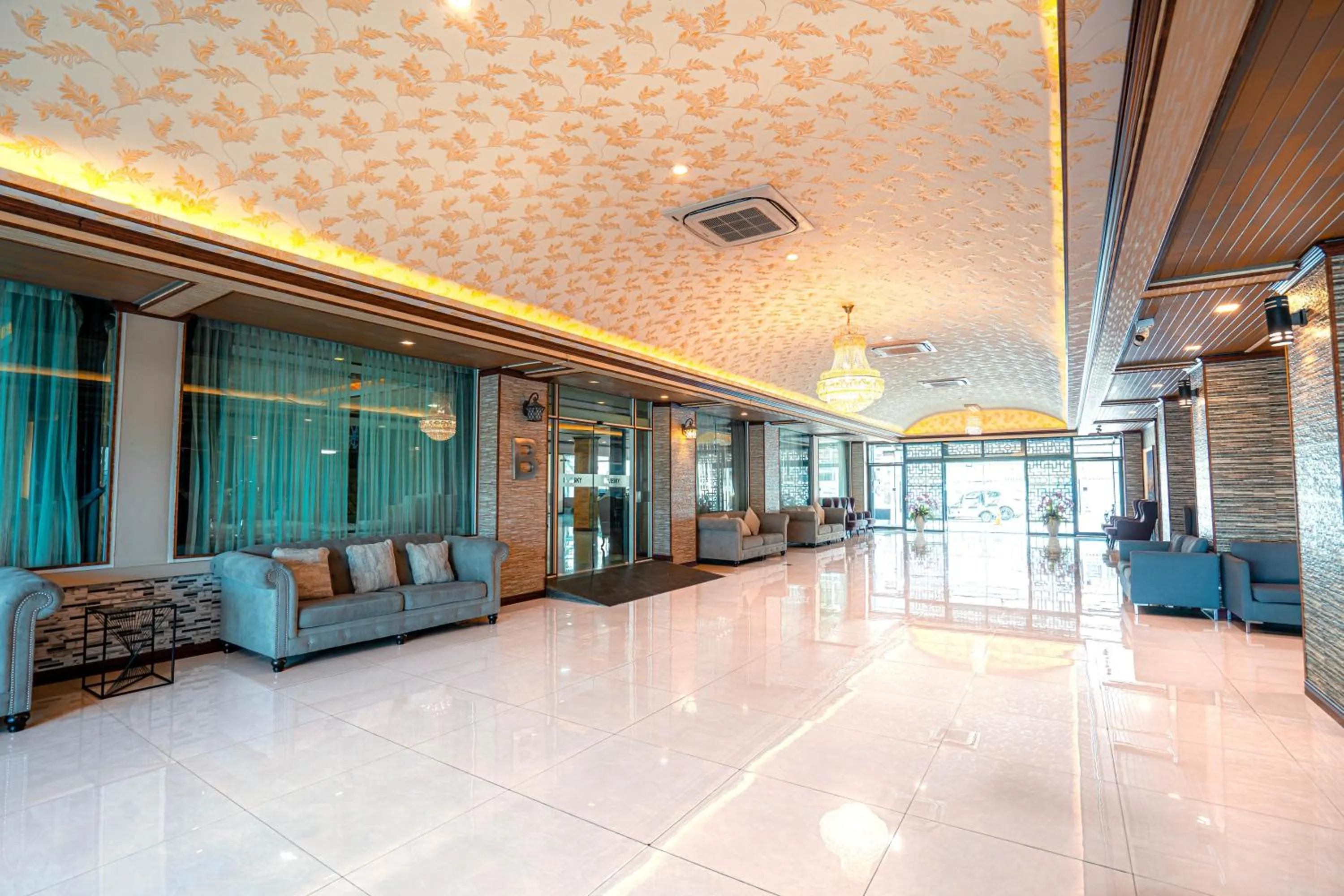 Lobby or reception in Blue Sky Residence Airport