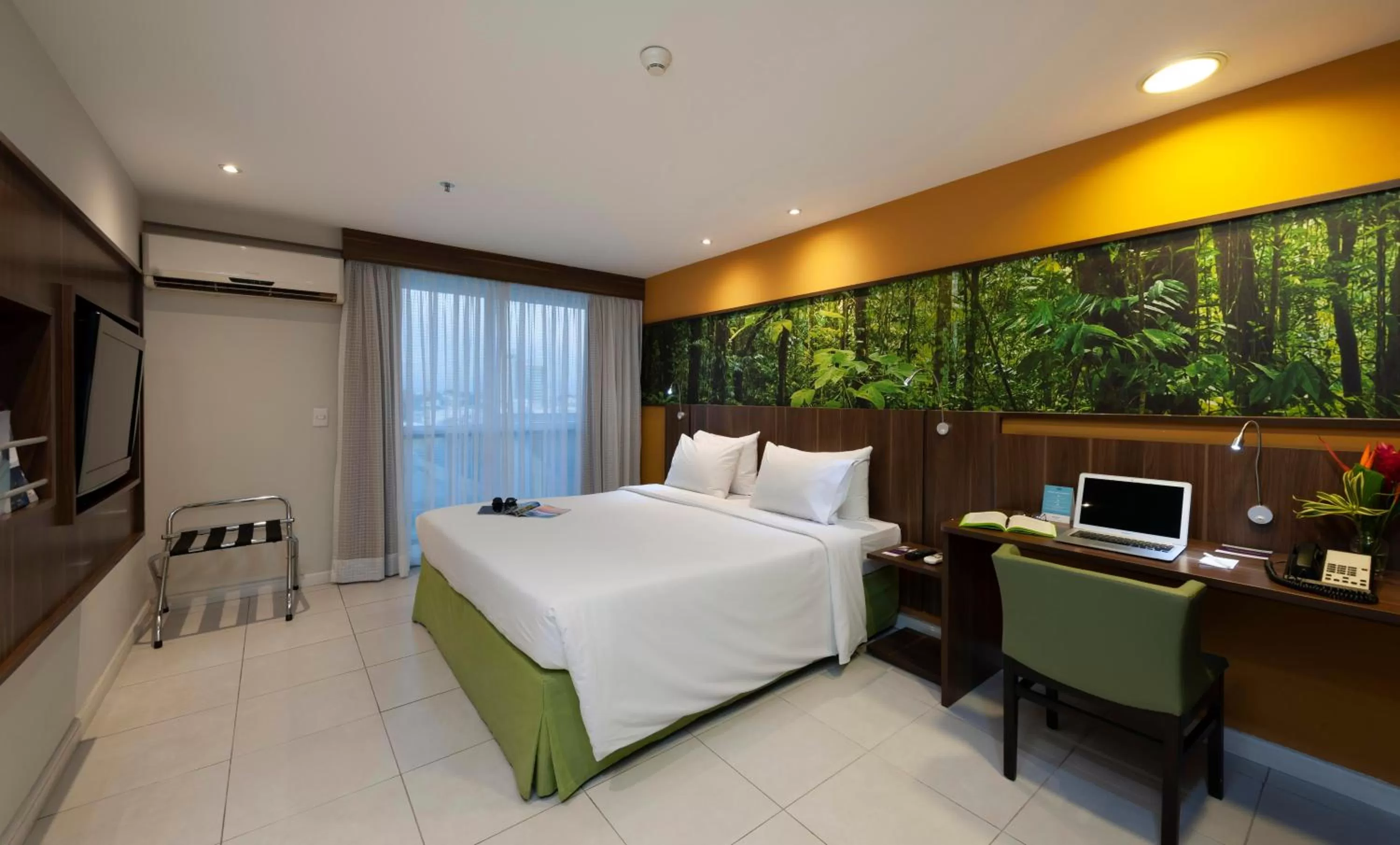 Facility for disabled guests, Bed in Mercure Rio de Janeiro Nova Iguaçu