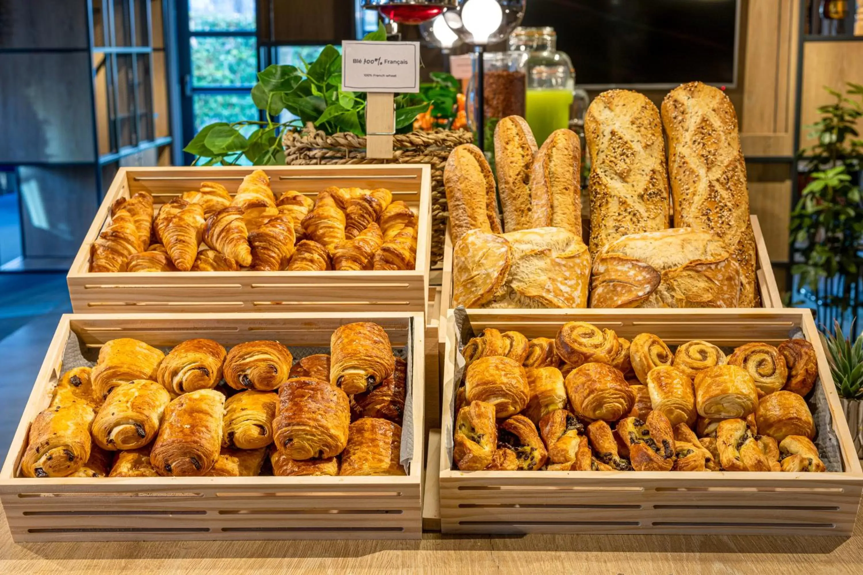 Breakfast, Food in ibis Orleans Centre Gare