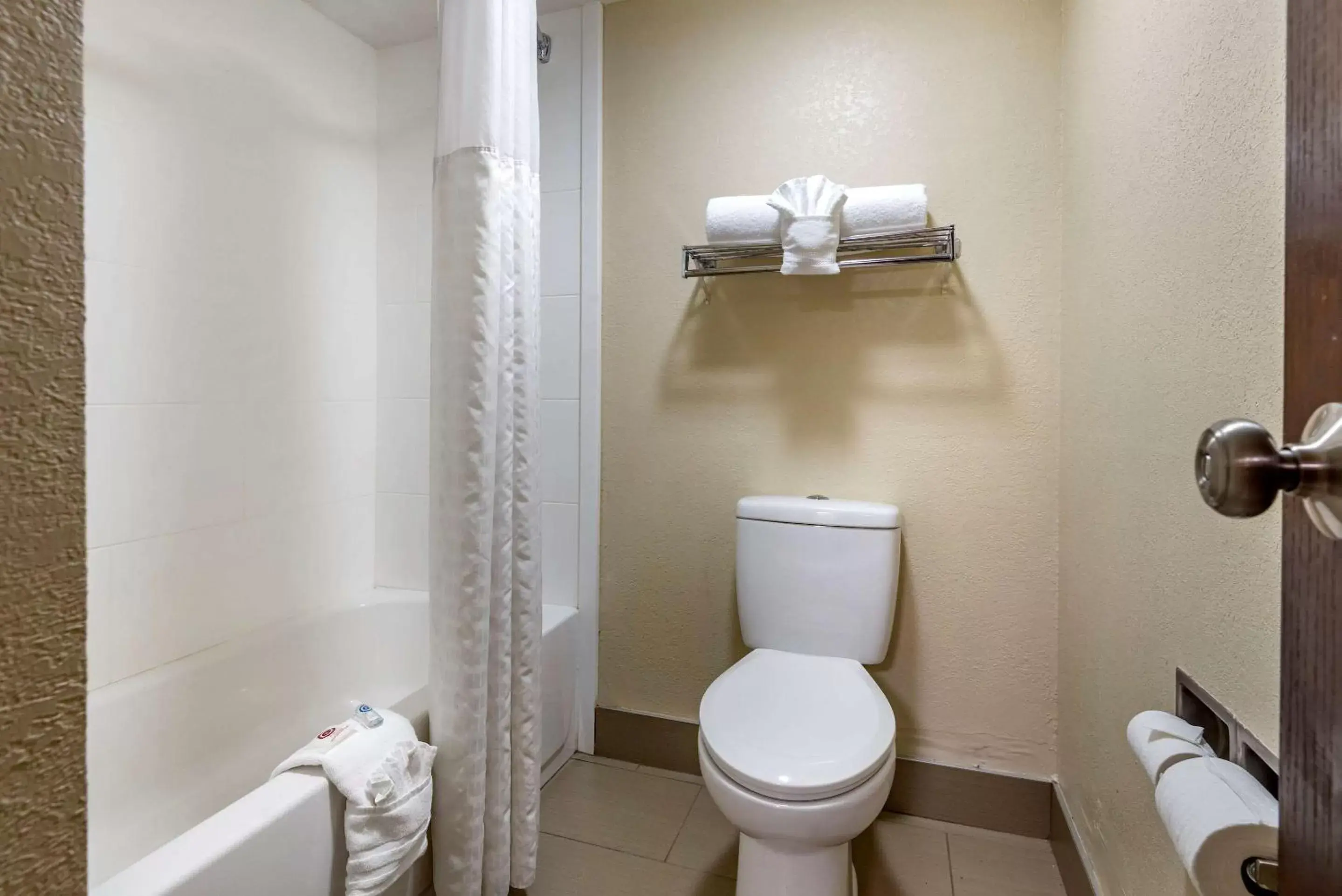 Photo of the whole room, Bathroom in Comfort Inn Matthews / Charlotte