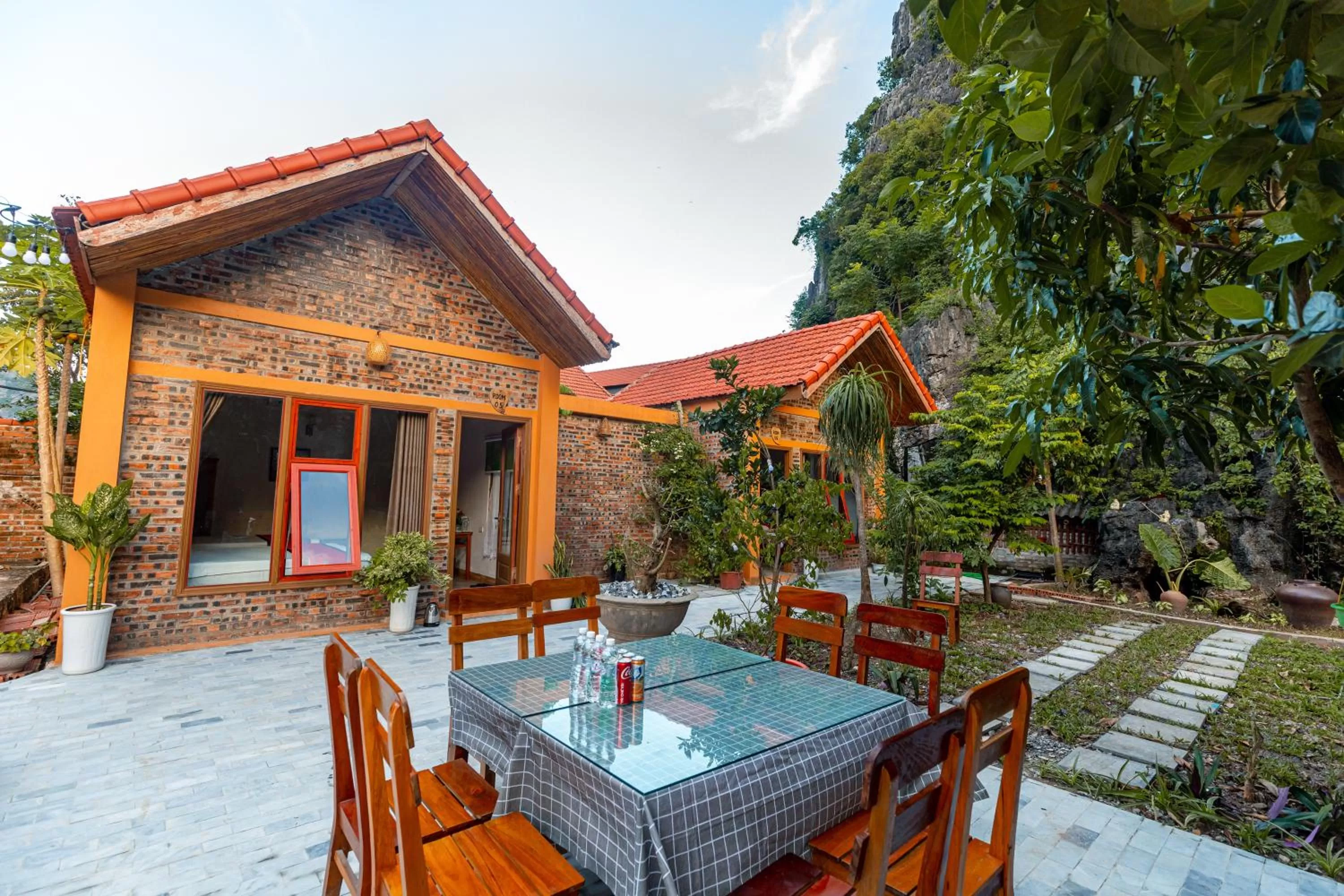 Tam Coc mountain bungalow