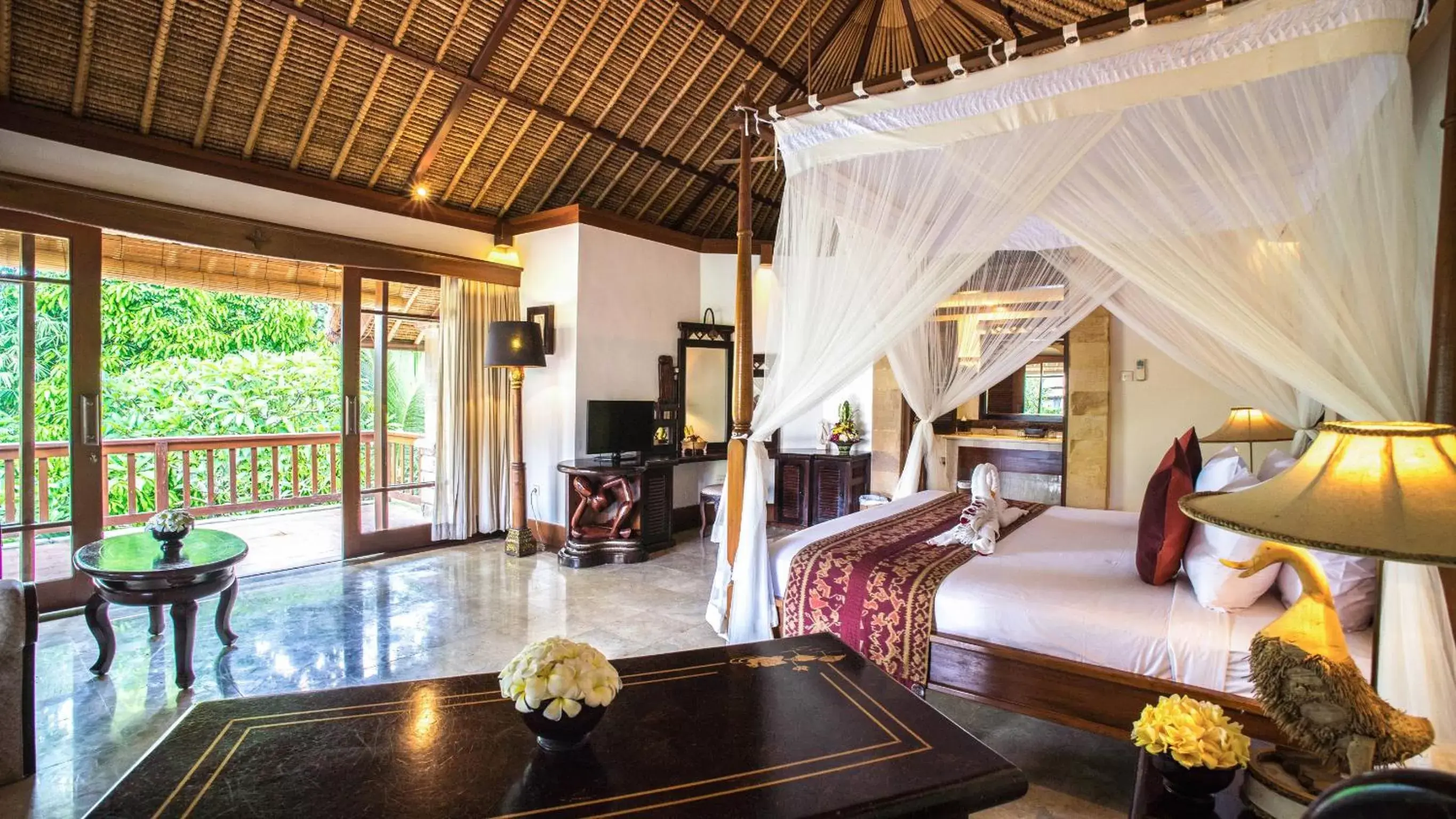 Photo of the whole room, Seating Area in Kori Ubud Resort, Restaurant & Spa