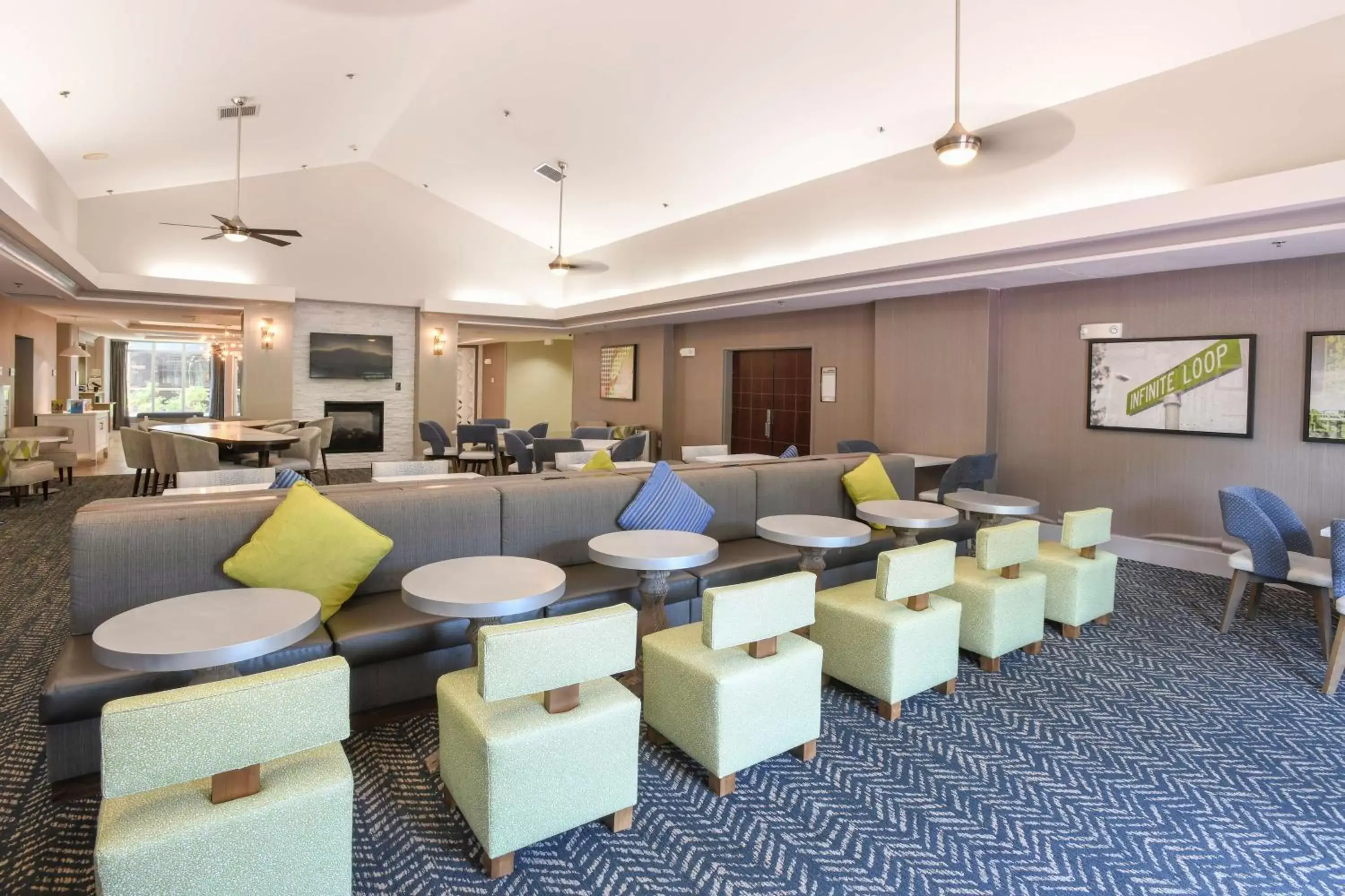 Lobby or reception, Lounge/Bar in Homewood Suites Cincinnati Airport South-Florence