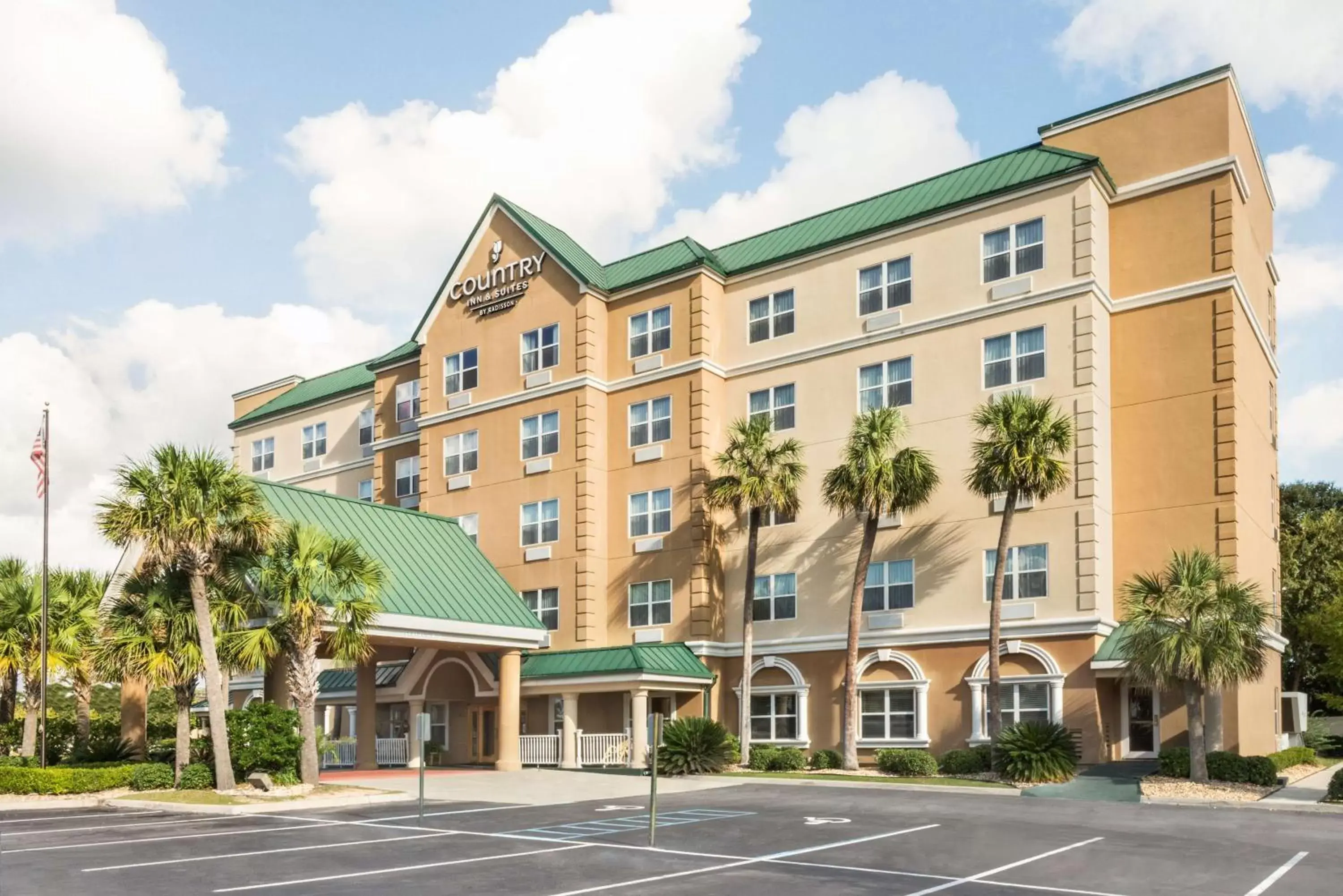 Property Building in Country Inn & Suites by Radisson, Valdosta, GA - NEWLY RENOVATED
