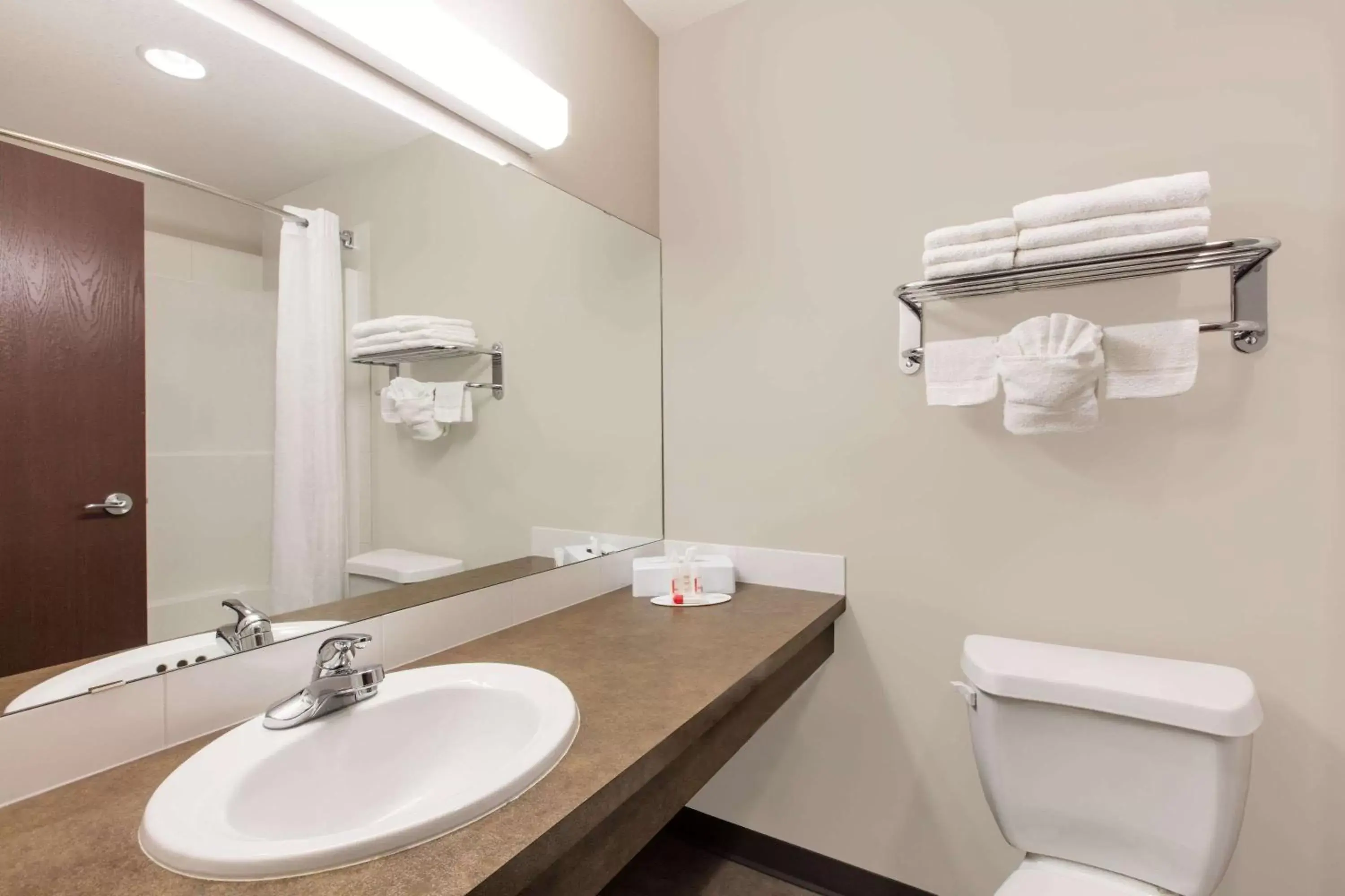 Bathroom in Super 8 by Wyndham Innisfail