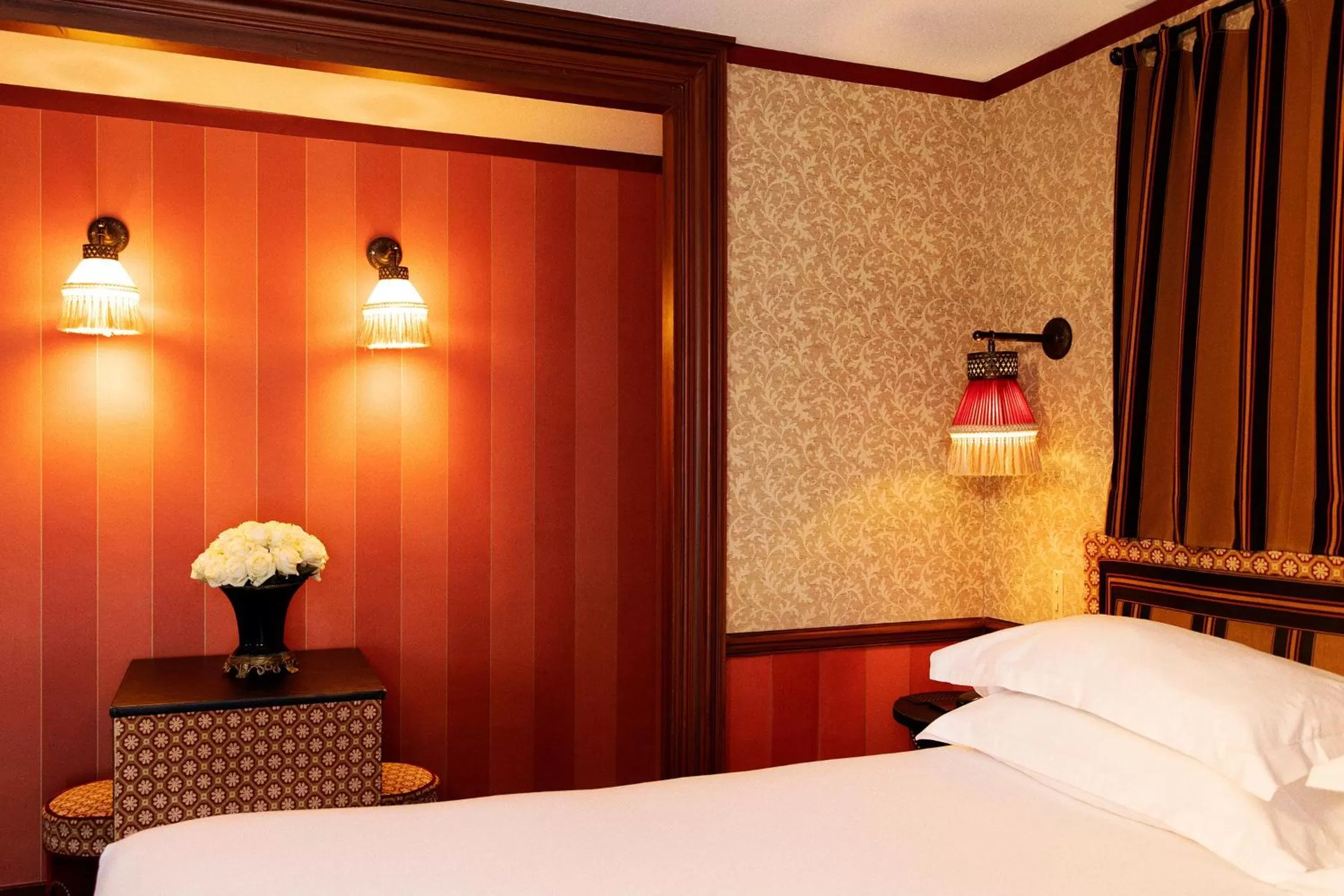 Bedroom, Bed in Hôtel Bourg Tibourg - Paris Marais