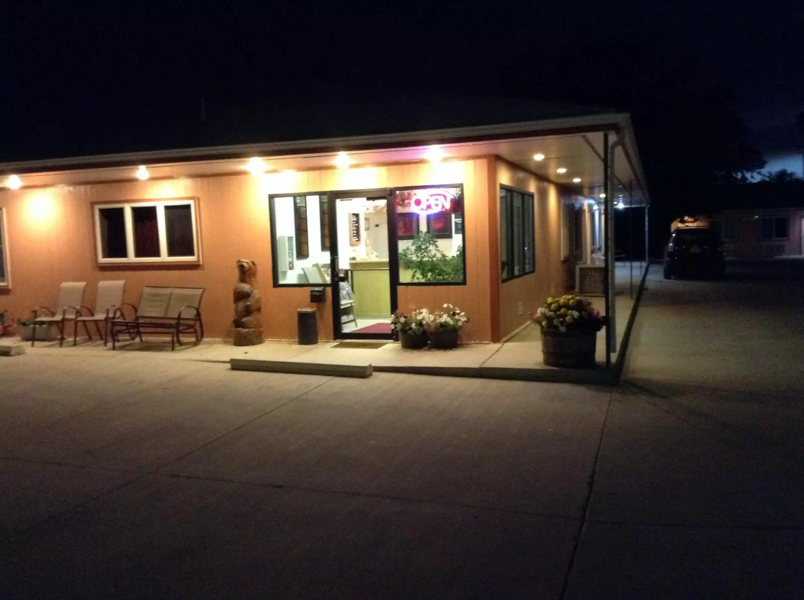 Facade/entrance, Property Building in Wheels Motel