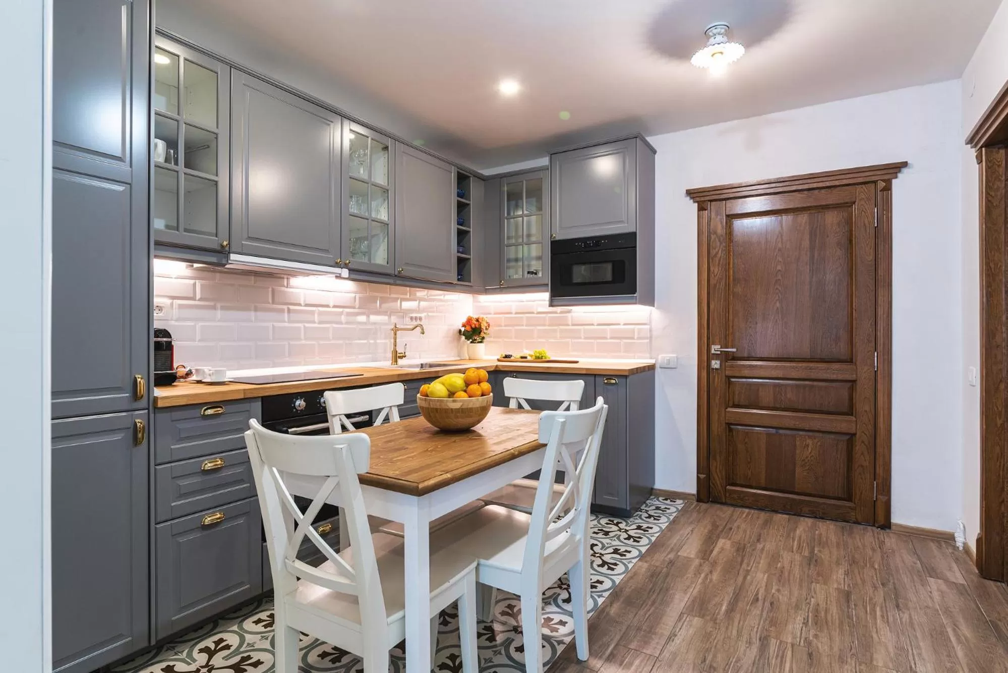 Kitchen or kitchenette in Nikolas Haus Premium Historic Center Stay & Free Parking