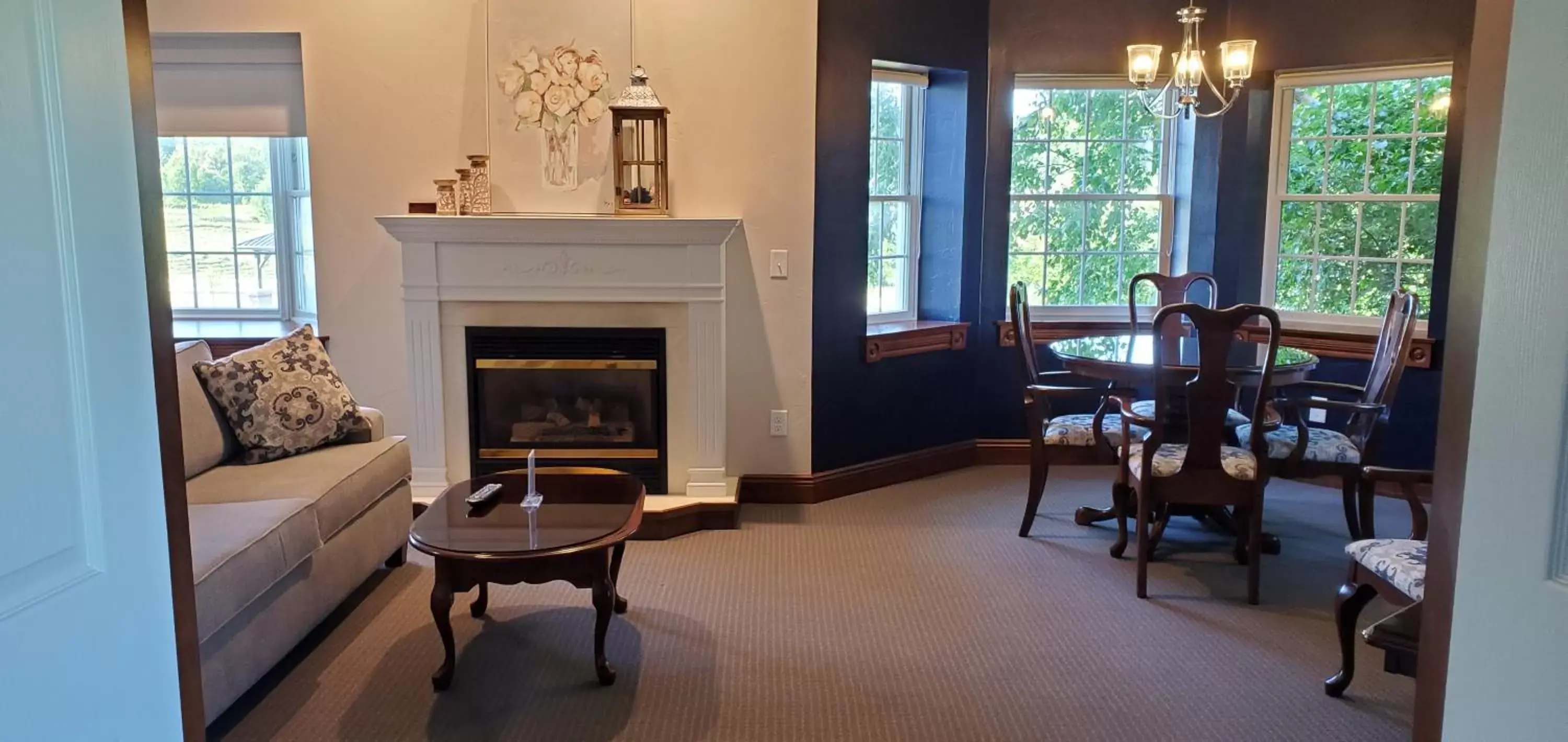 Living room in Inn at Amish Door