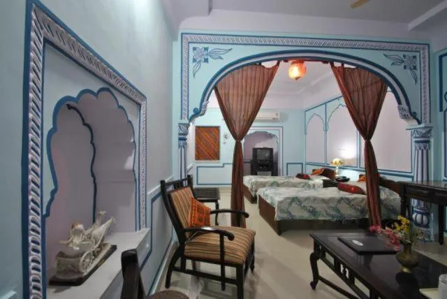 Photo of the whole room, Bed in Rawla Mrignayani Palace