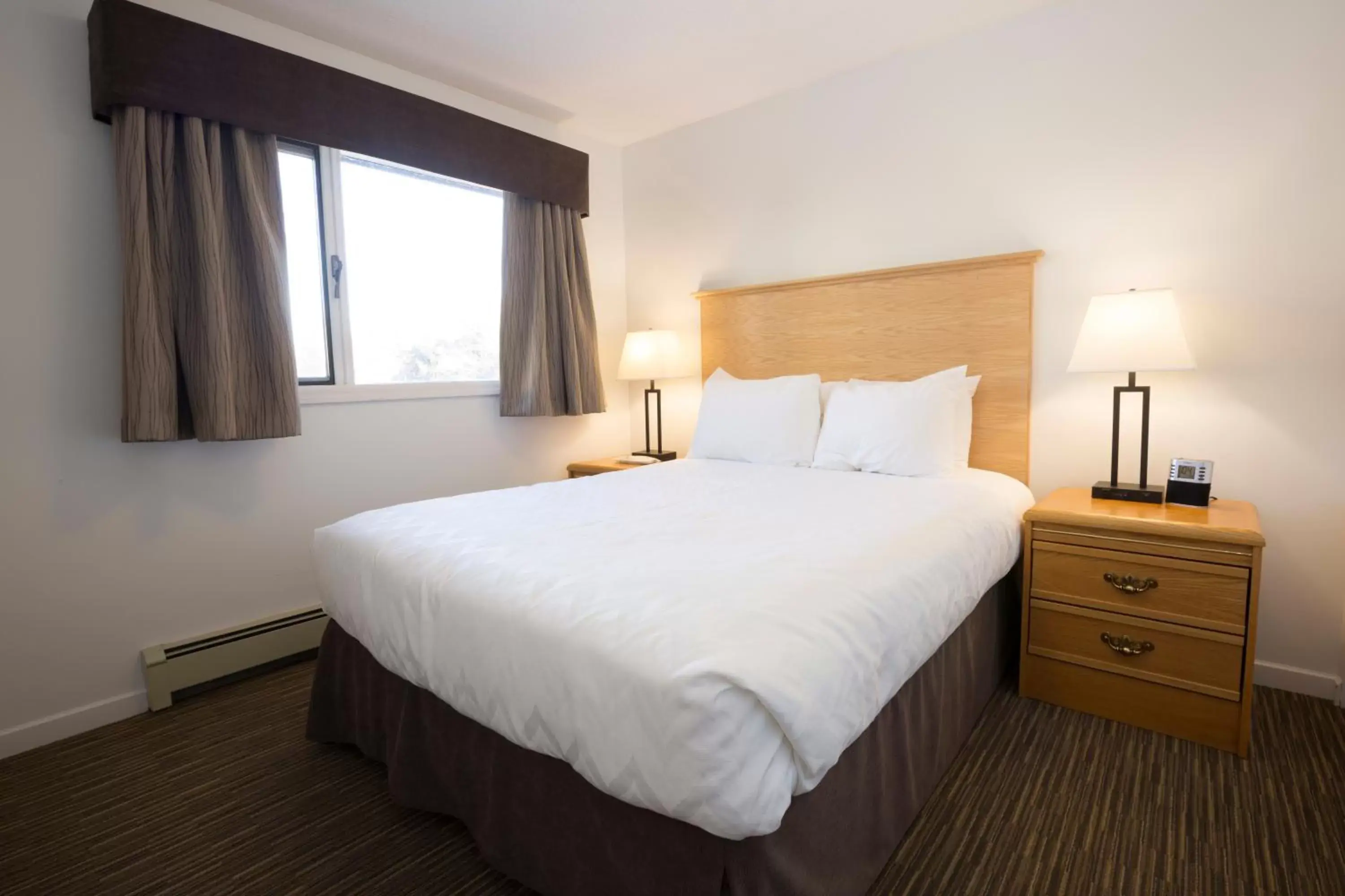 Bedroom, Bed in Tower Inn & Suites