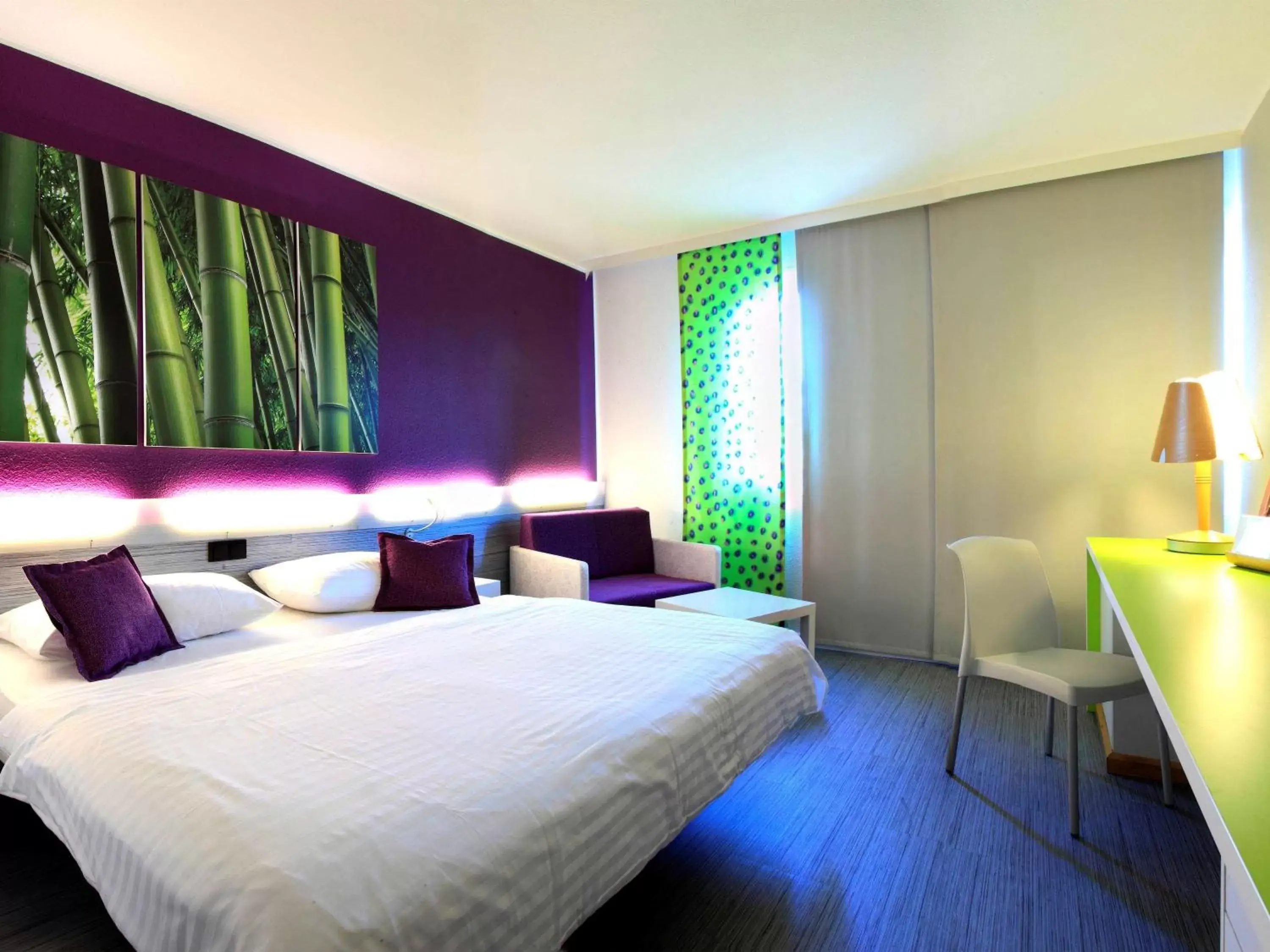 Photo of the whole room, Bed in Ibis Styles Linz