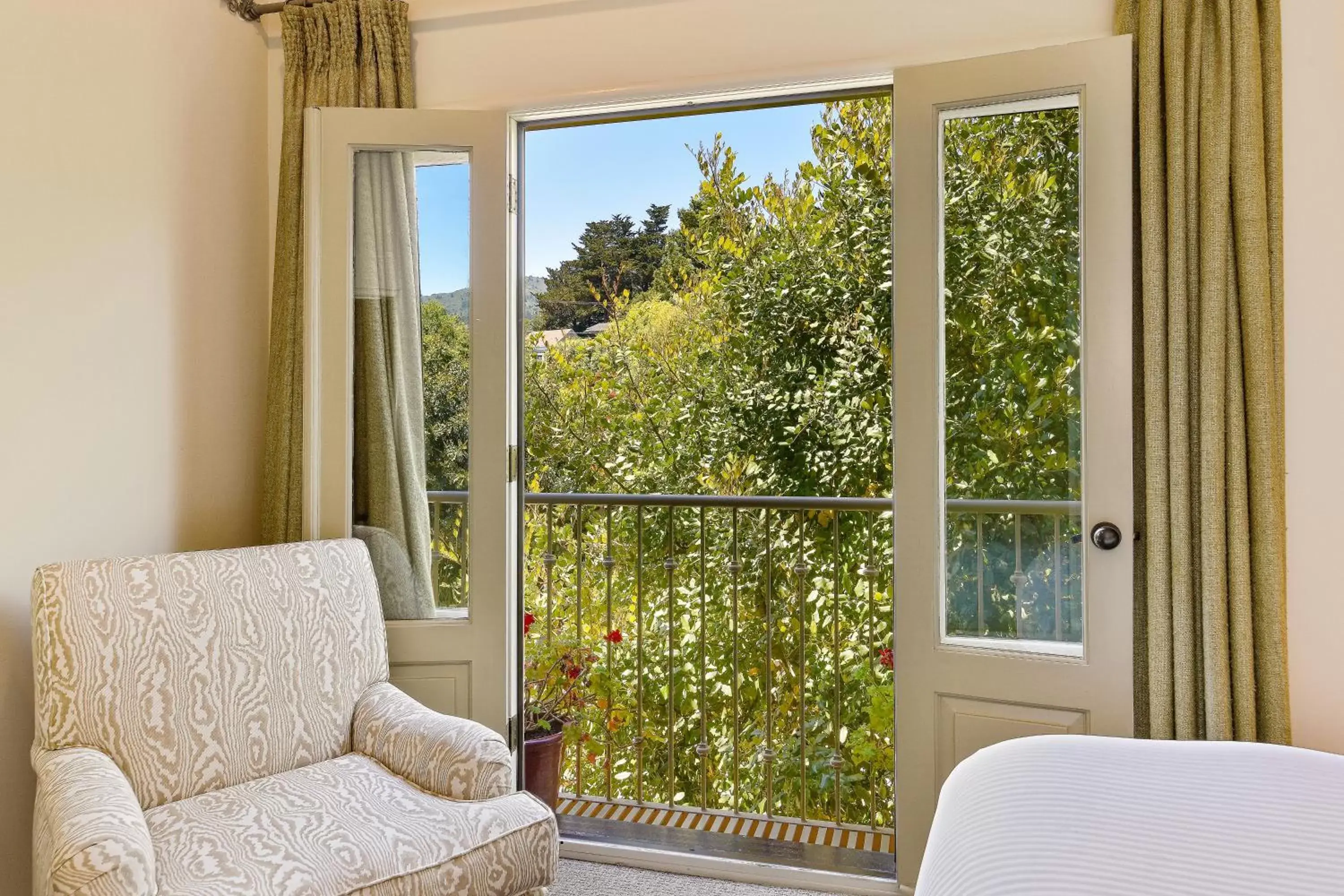 Seating Area in Mill Valley Inn