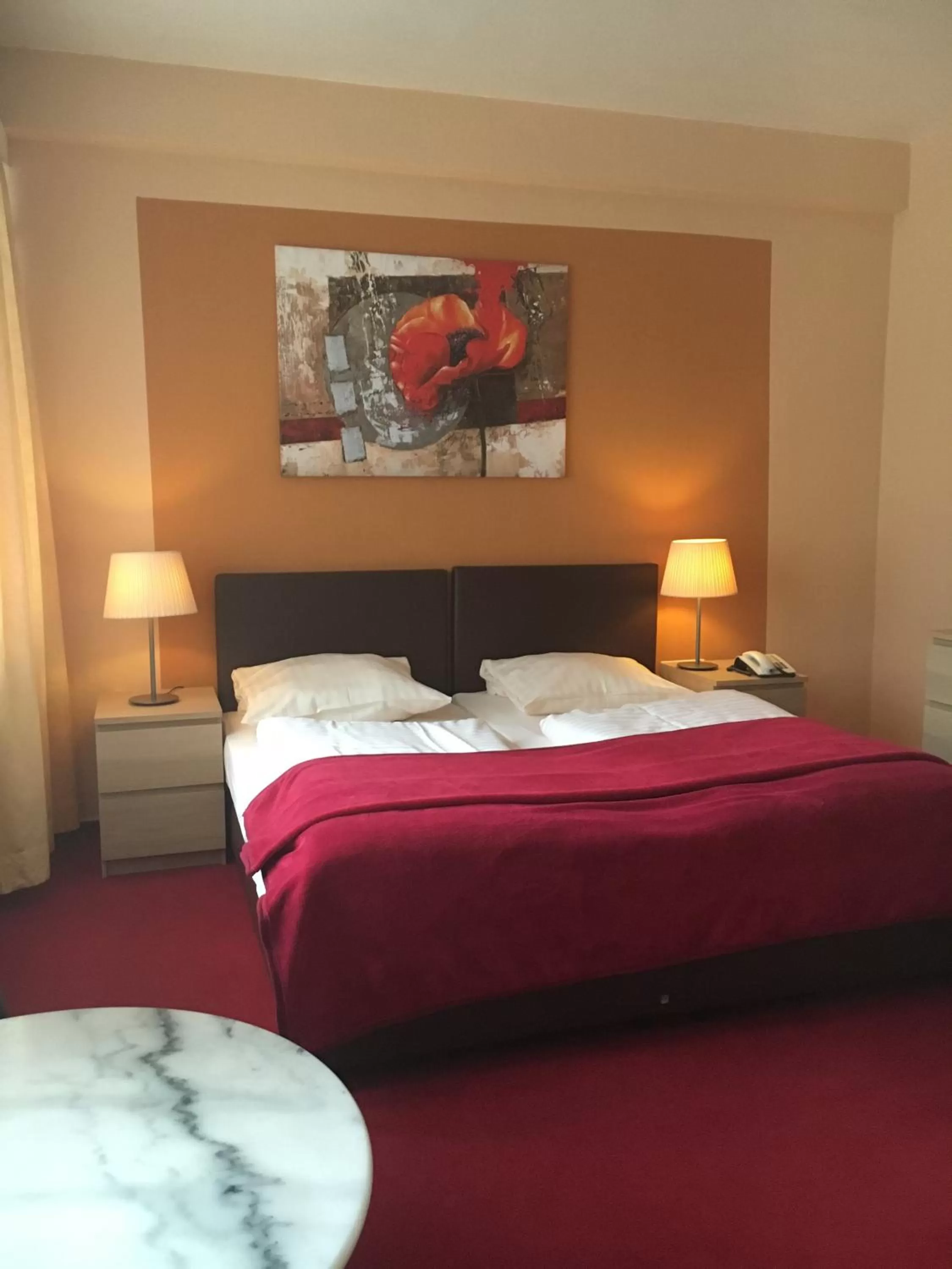 Photo of the whole room, Bed in Hotel Imperial