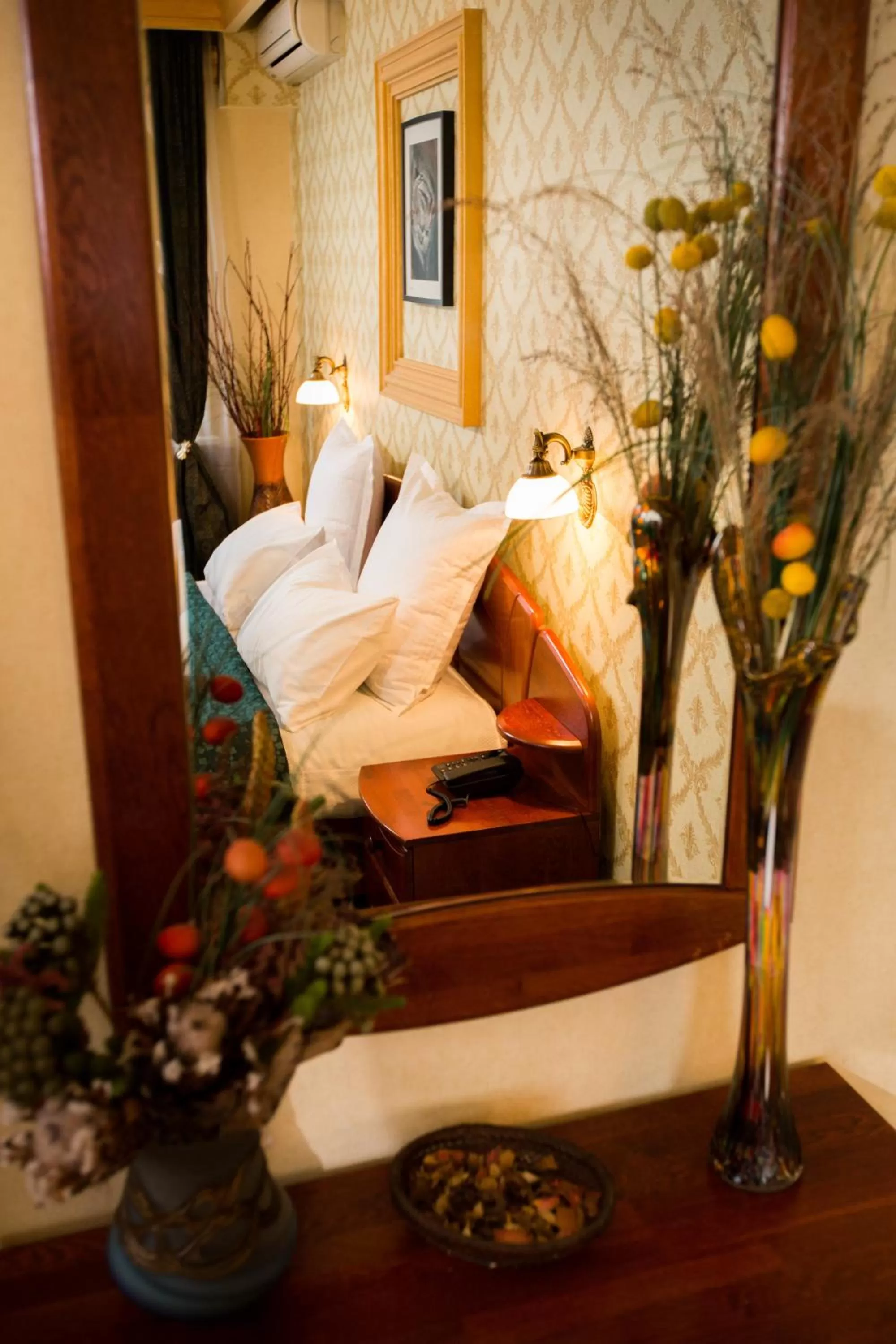 Decorative detail, Bed in Bucharest Comfort Suites Hotel