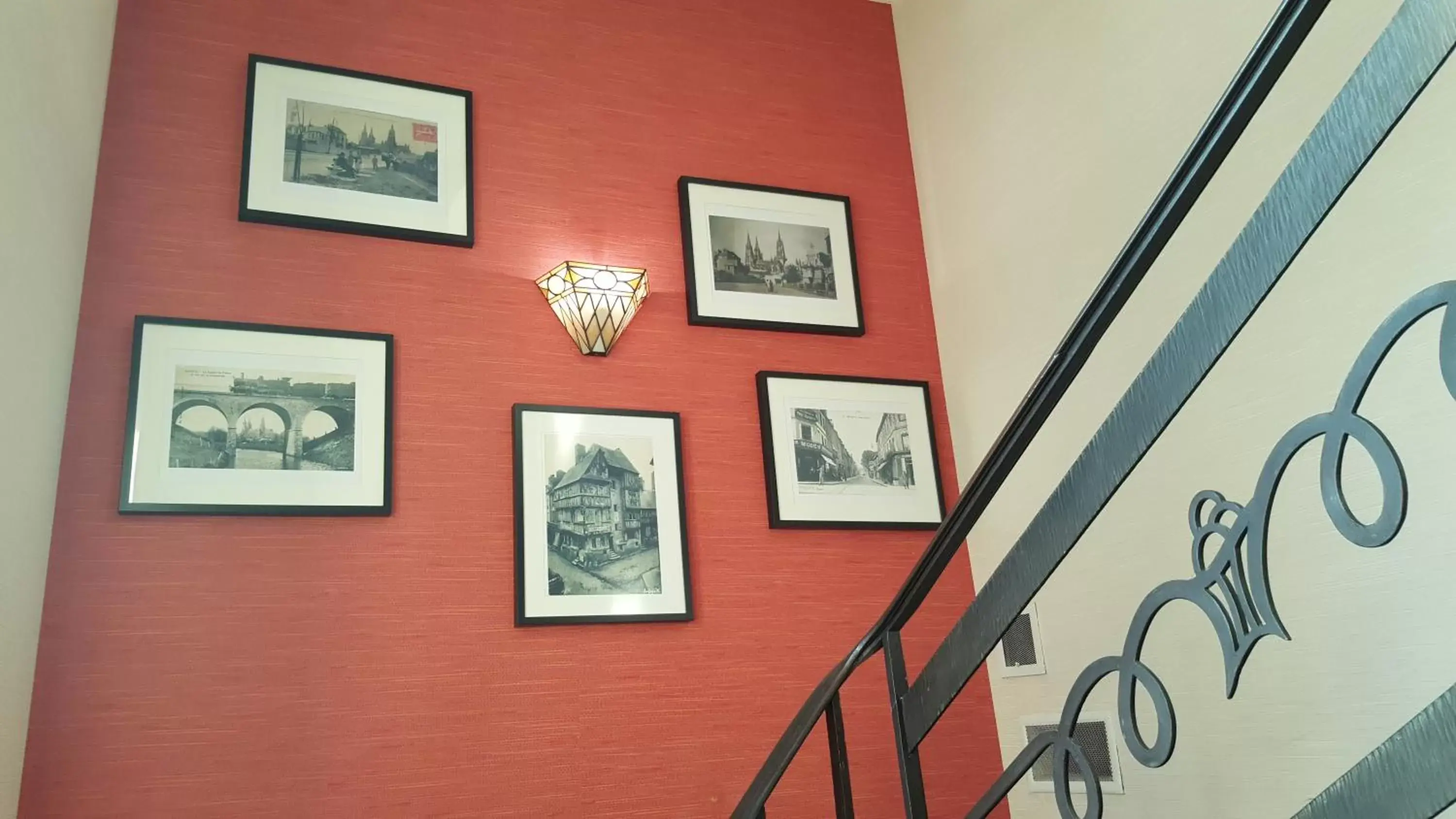 Lobby or reception in Le Castel Guesthouse