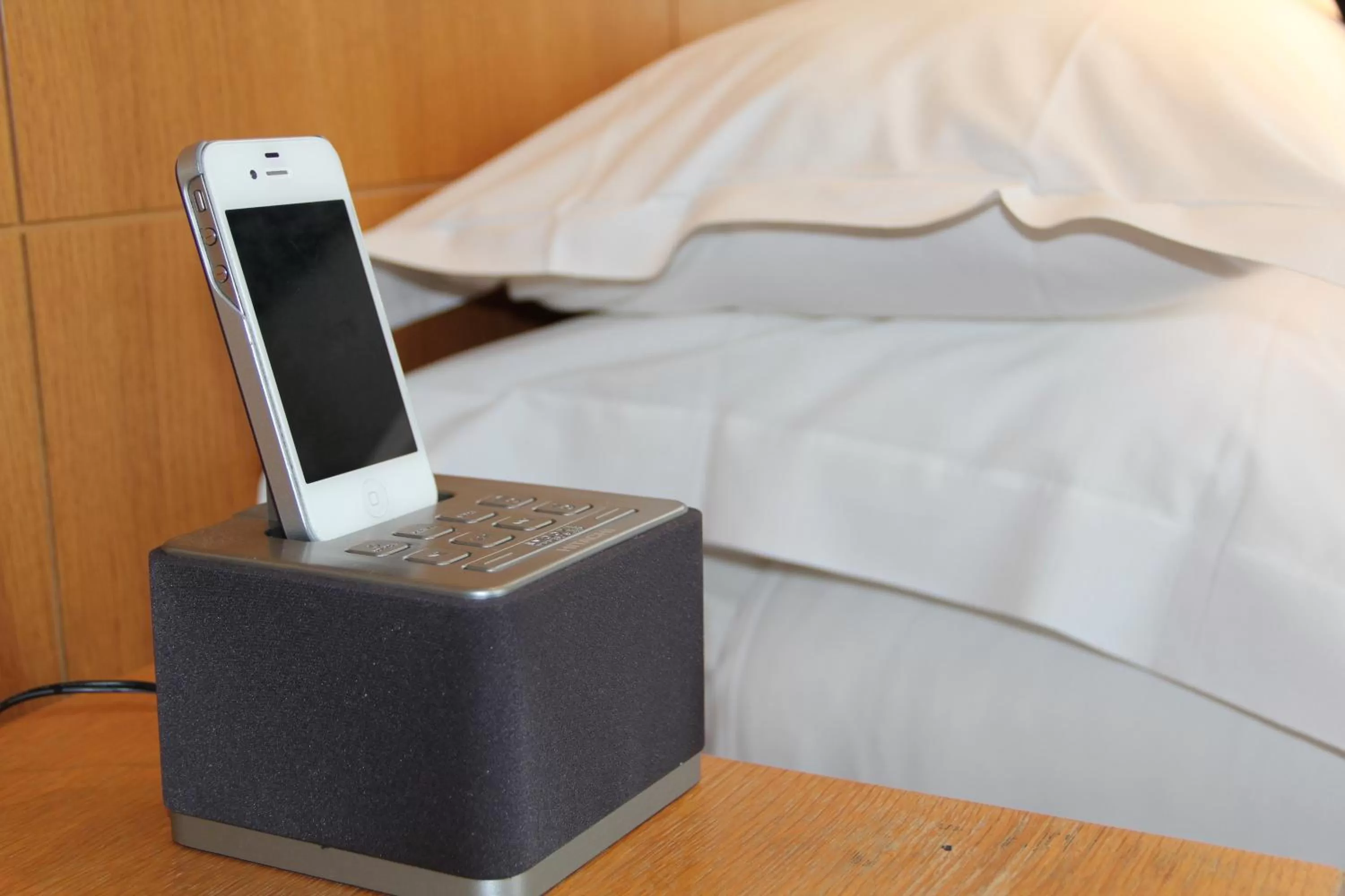 TV and multimedia, Bed in Westside Arc de Triomphe Hotel