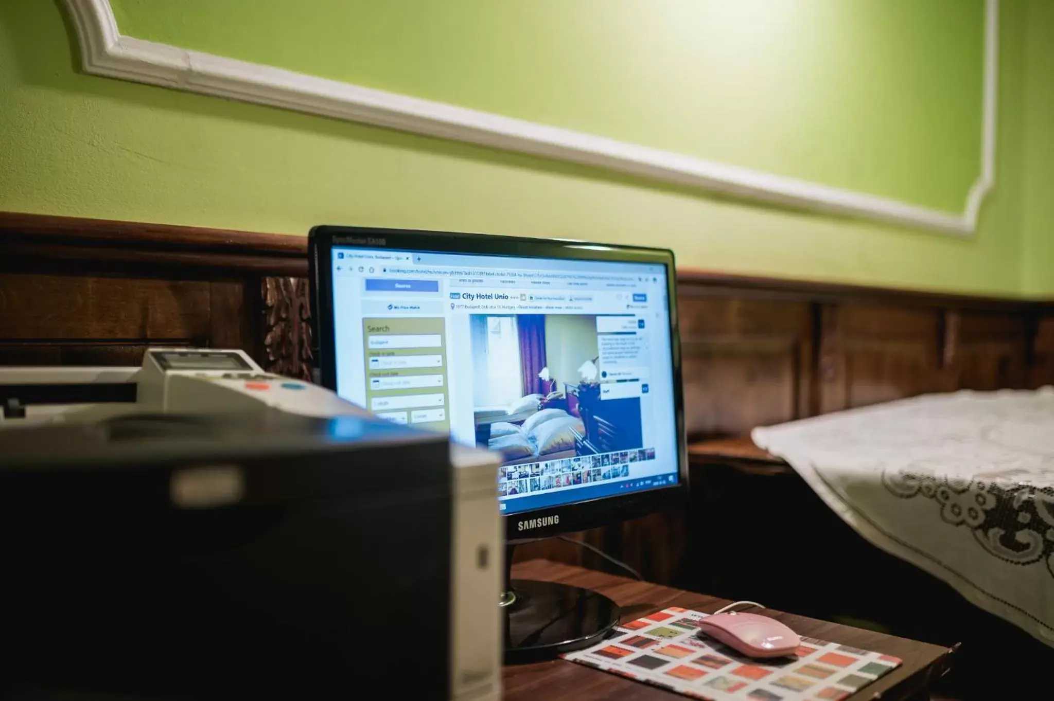 Property logo or sign, Bed in City Hotel UNIO superior Property logo or sign, Bed in City Hotel UNIO superior