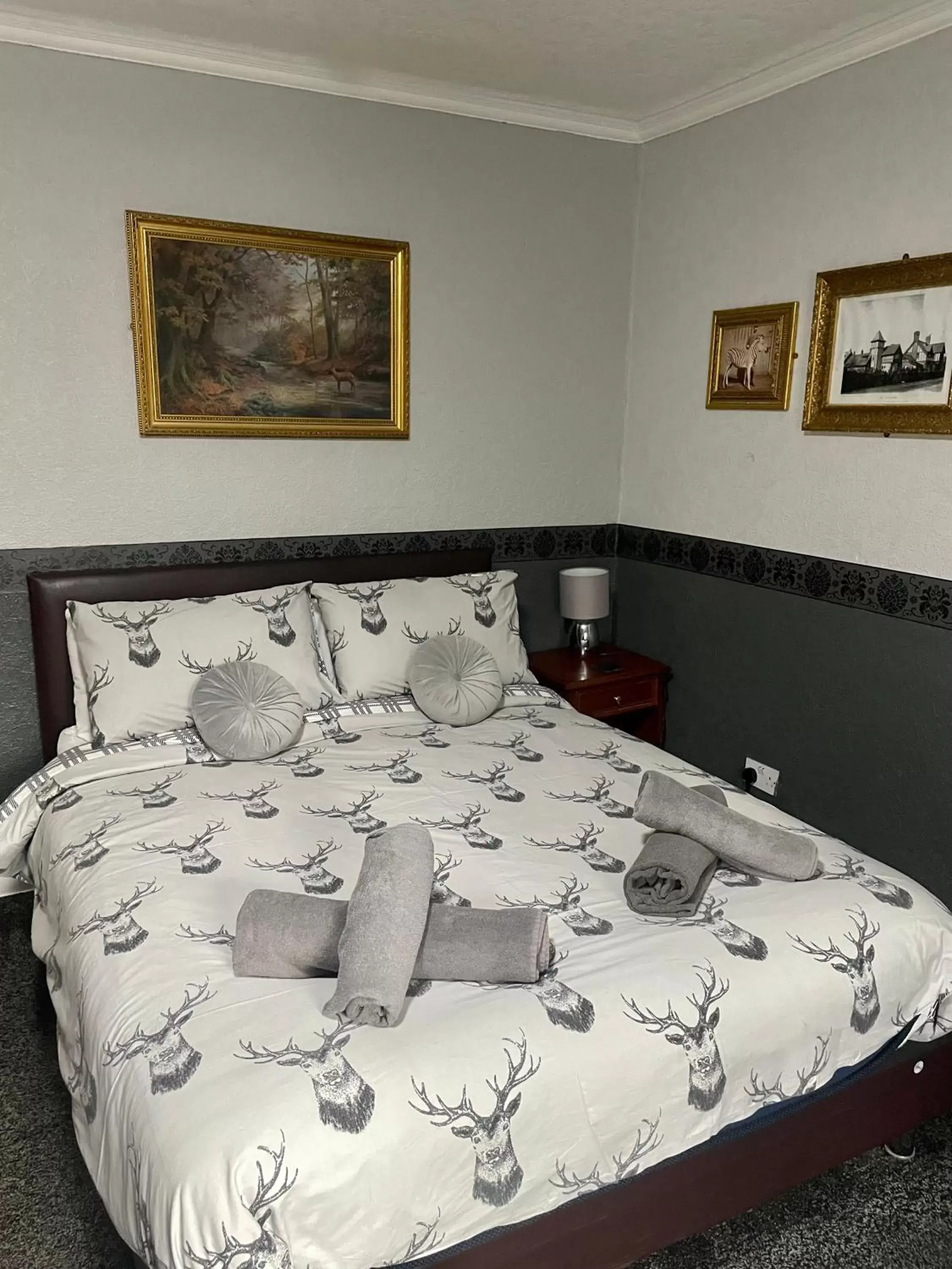 Bed in Navaar House Hotel
