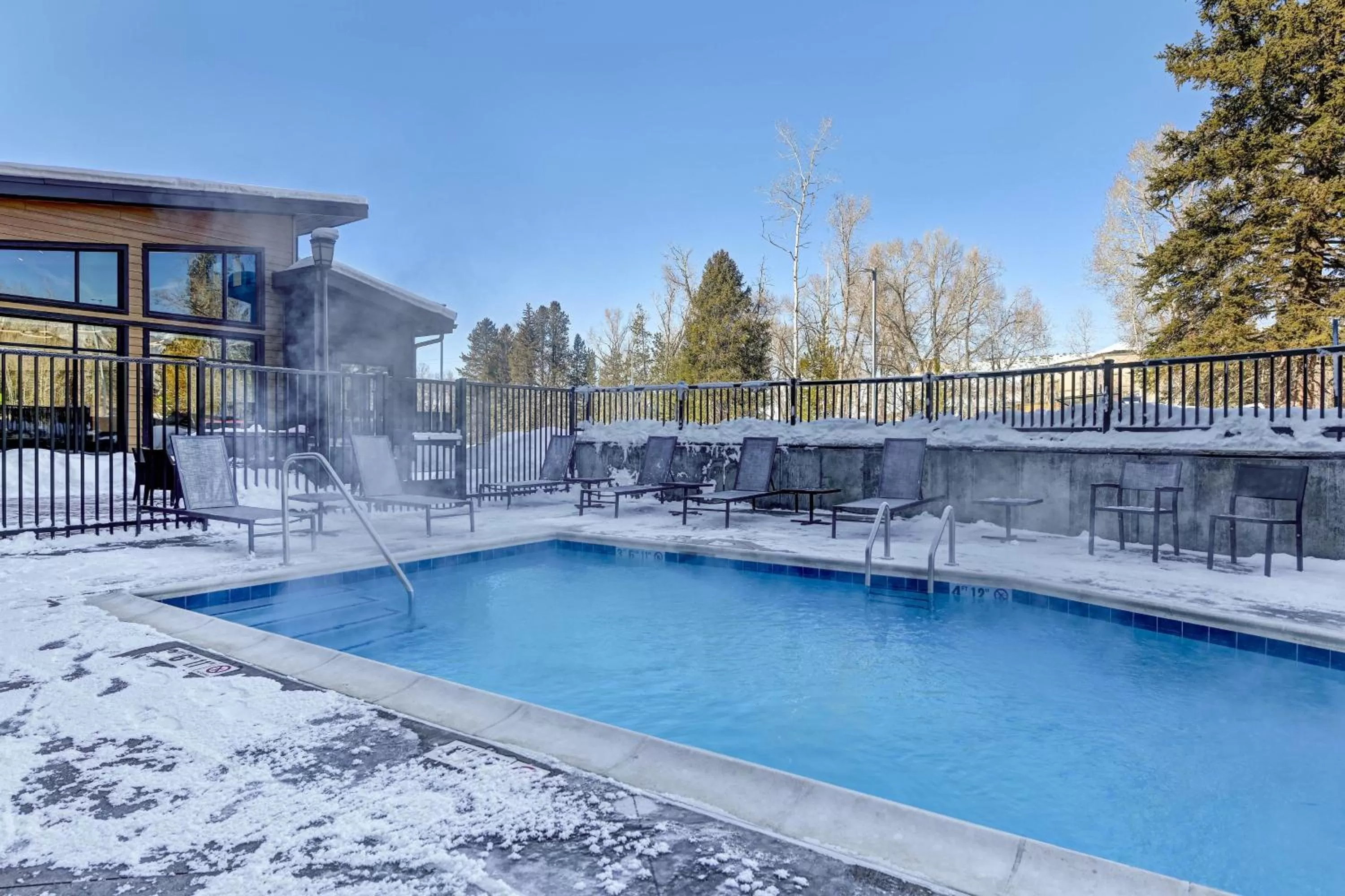 Swimming pool in Residence Inn by Marriott Steamboat Springs