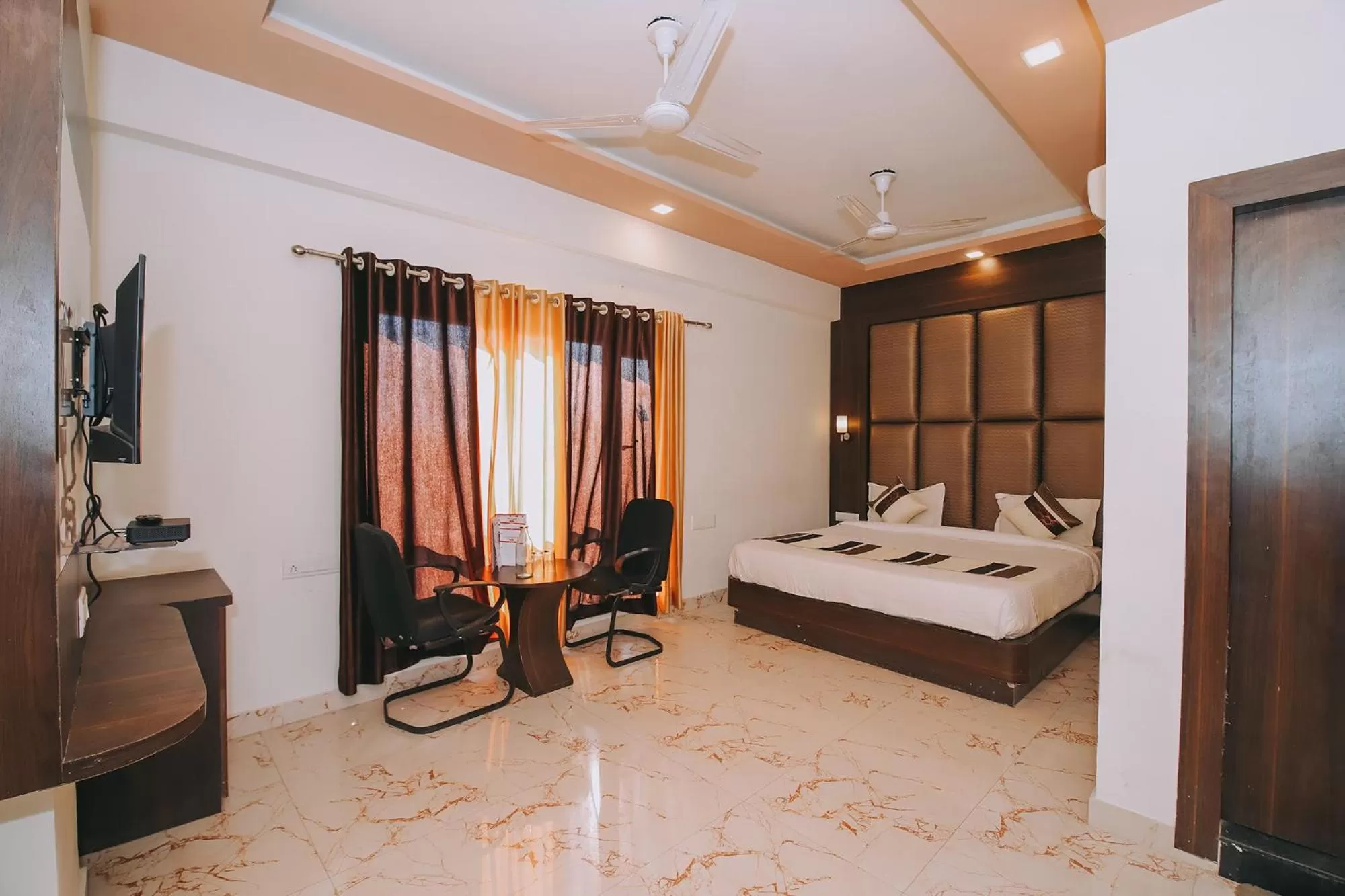 Bed in FabHotel Prime The Royal Galaxy