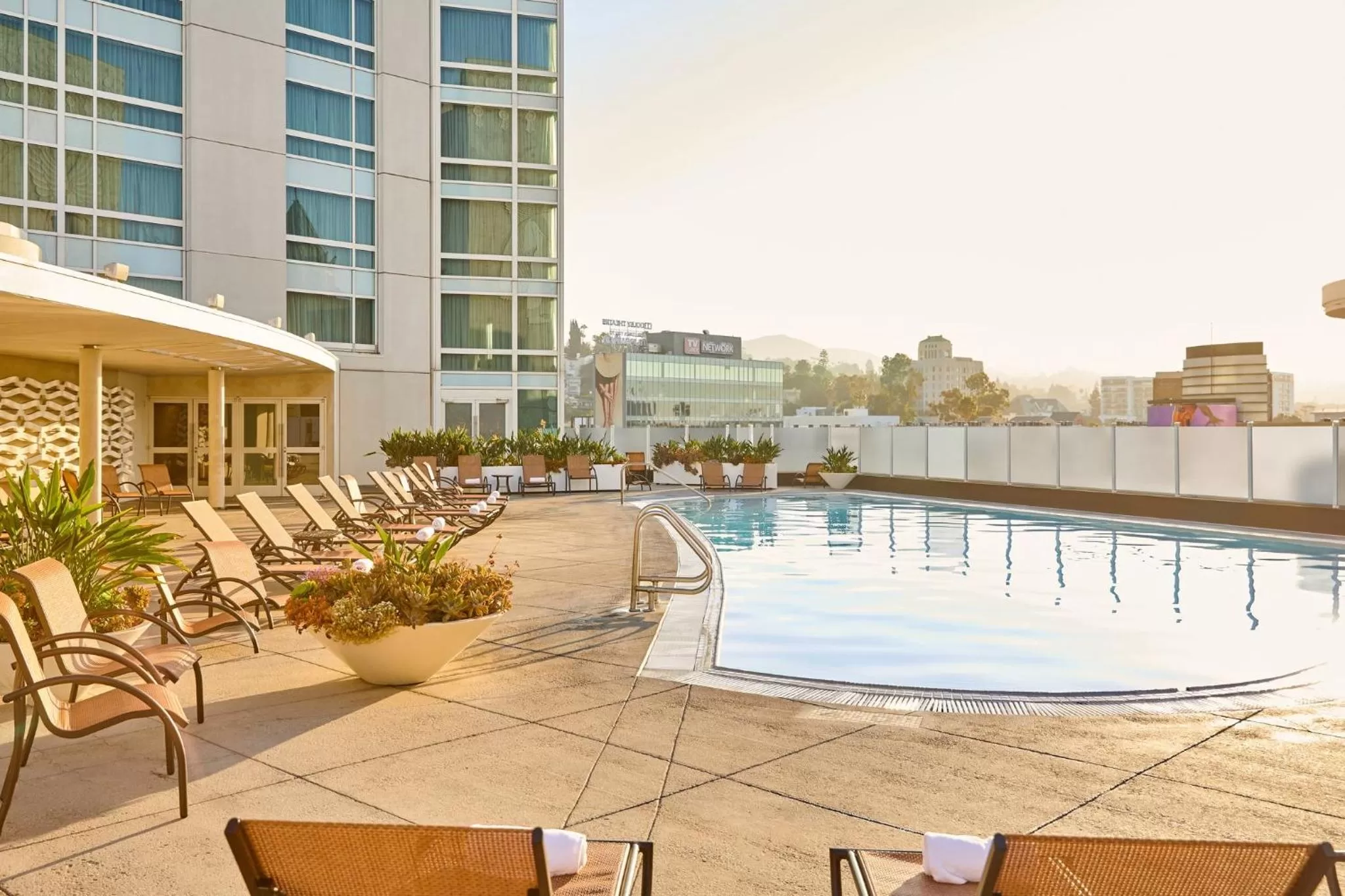 Swimming pool in Loews Hollywood Hotel
