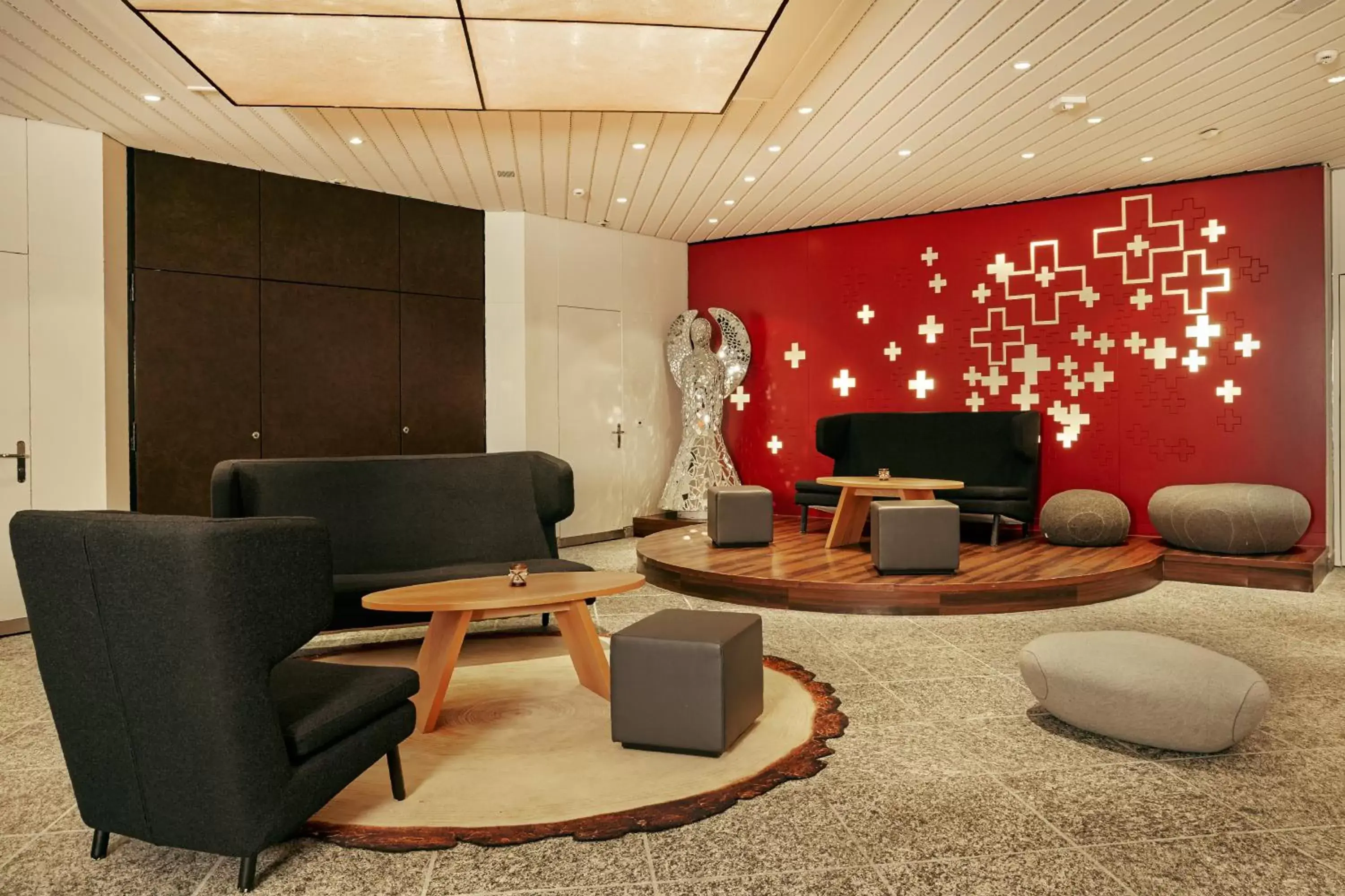 Lounge or bar, Seating Area in H+ Hotel & SPA Engelberg