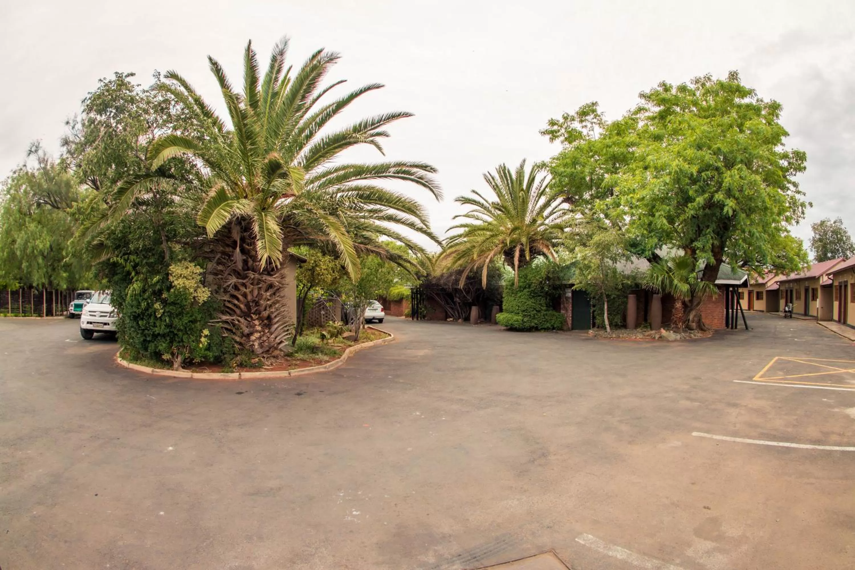 Property building in Horseshoe Inn and Conference Center