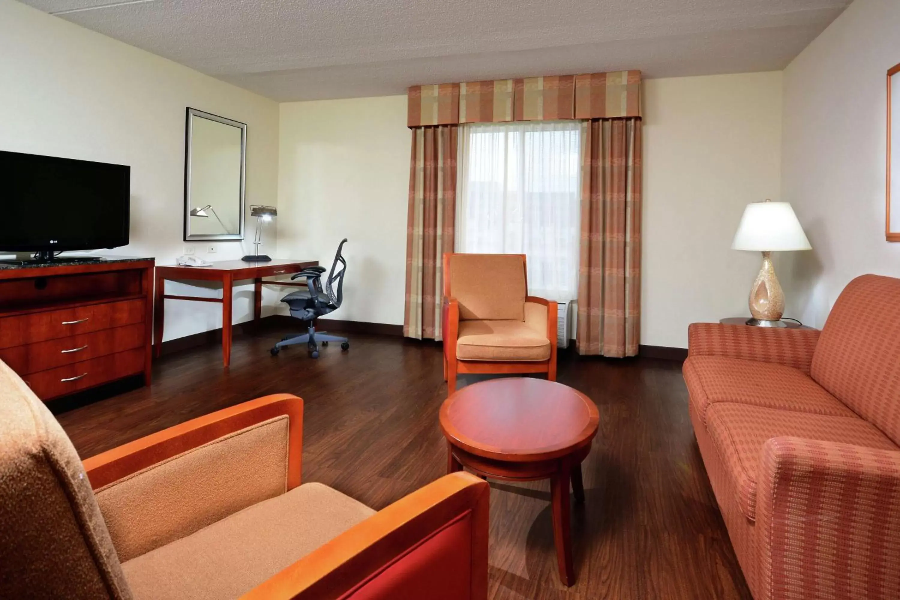 Bedroom, Seating Area in Hilton Garden Inn Raleigh Capital Blvd I-540