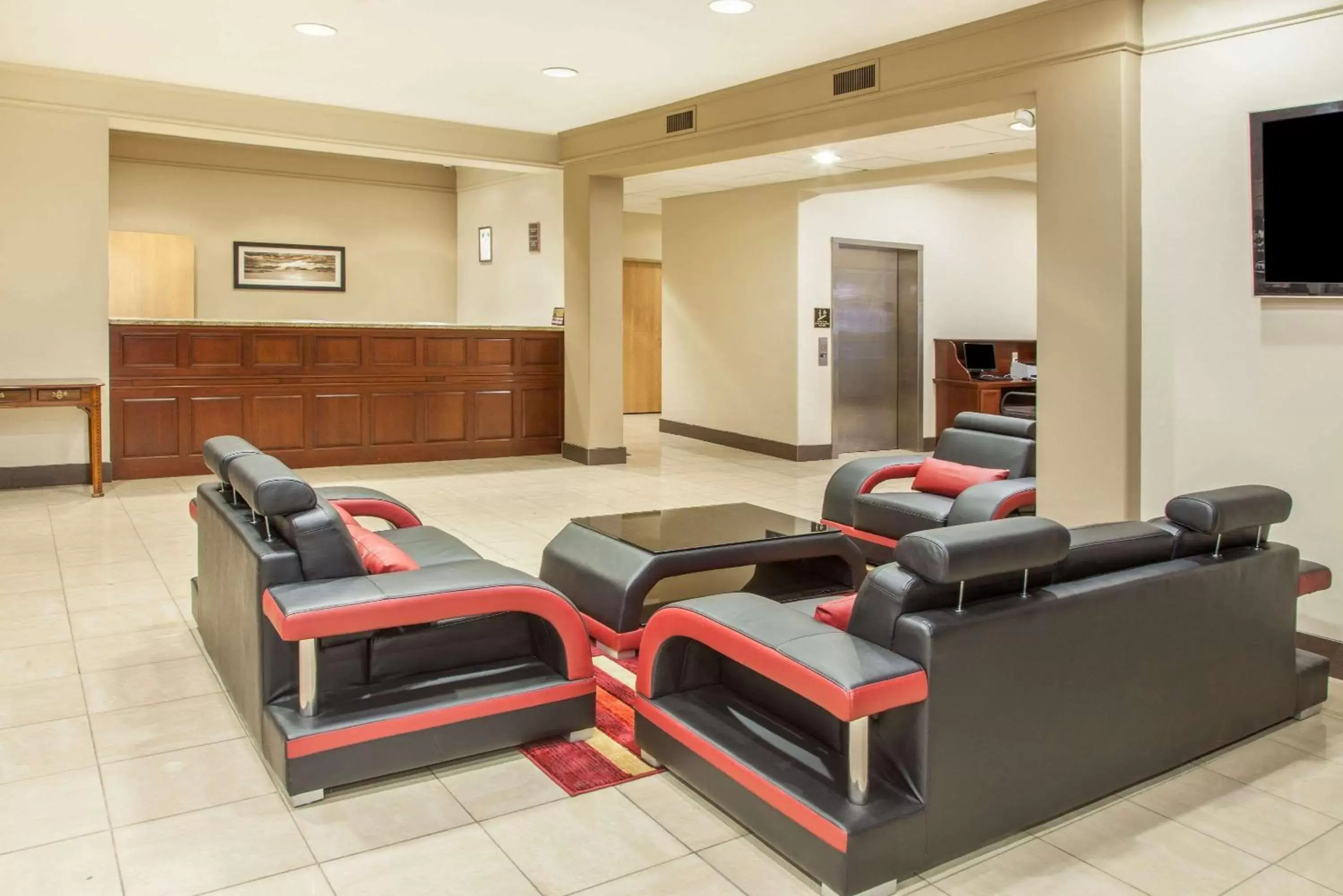 Lobby or reception in Hawthorn Suites Bloomington