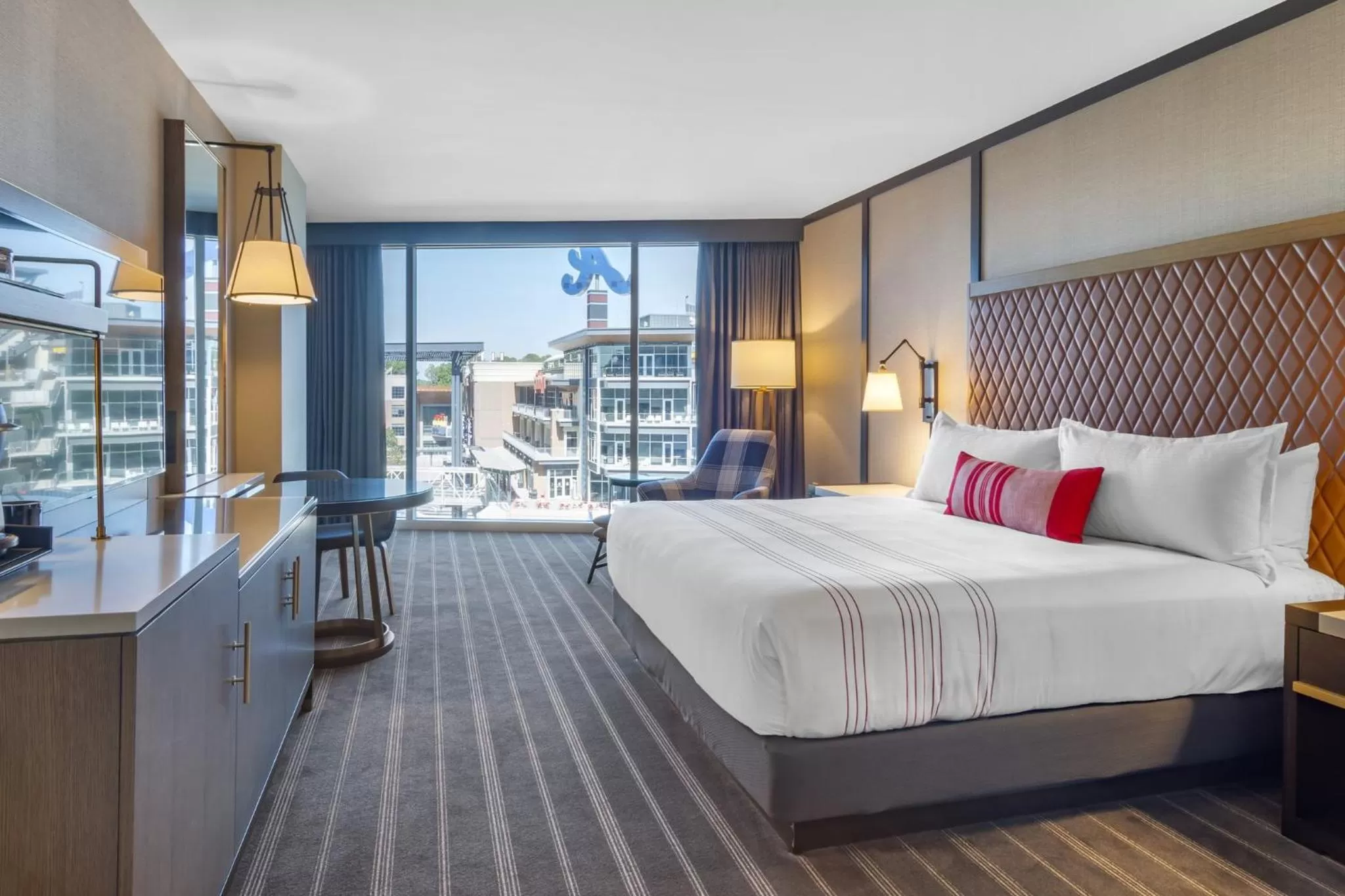 Photo of the whole room, Bed in Omni Hotel at the Battery Atlanta