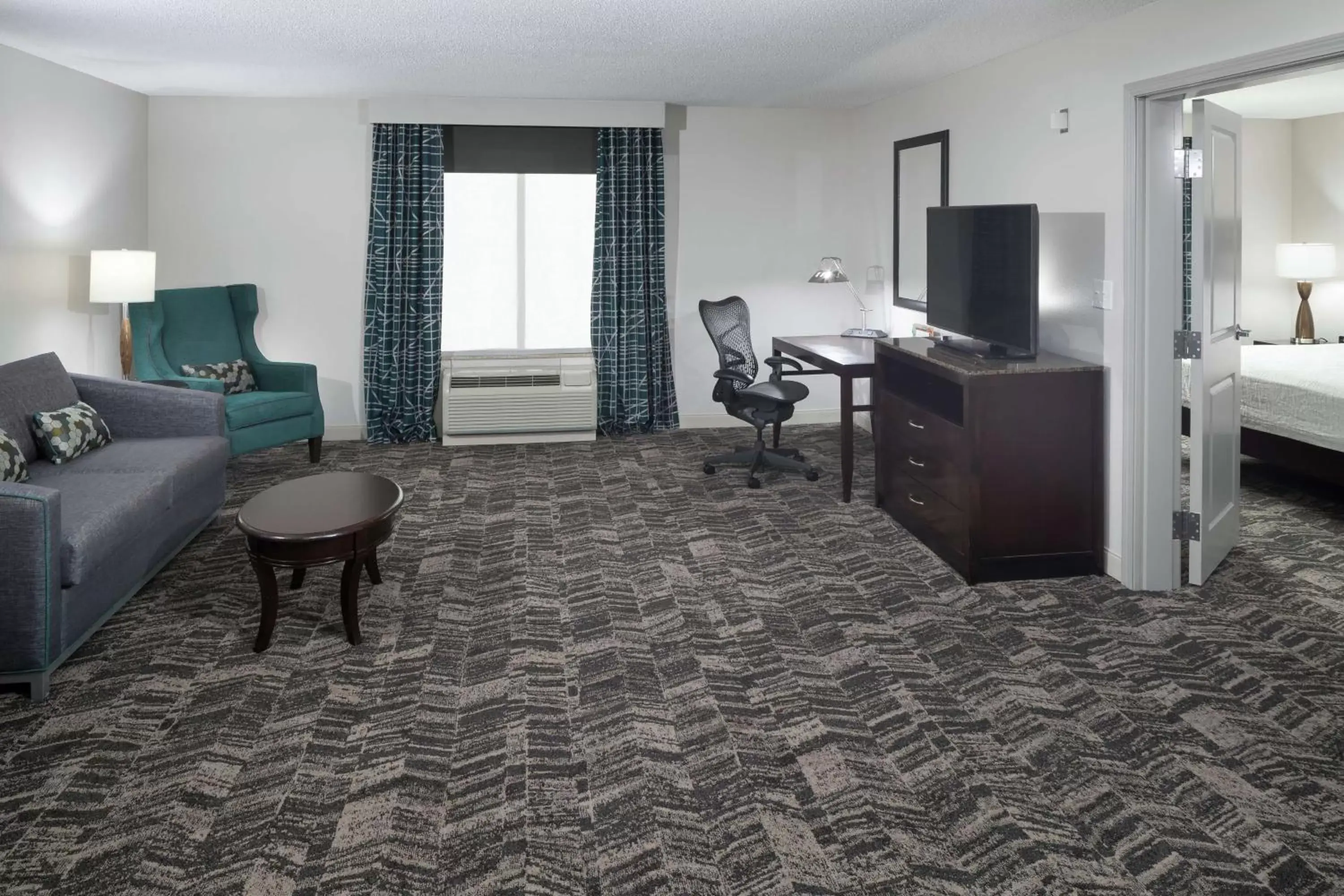 Bedroom, Seating Area in Hilton Garden Inn Dothan