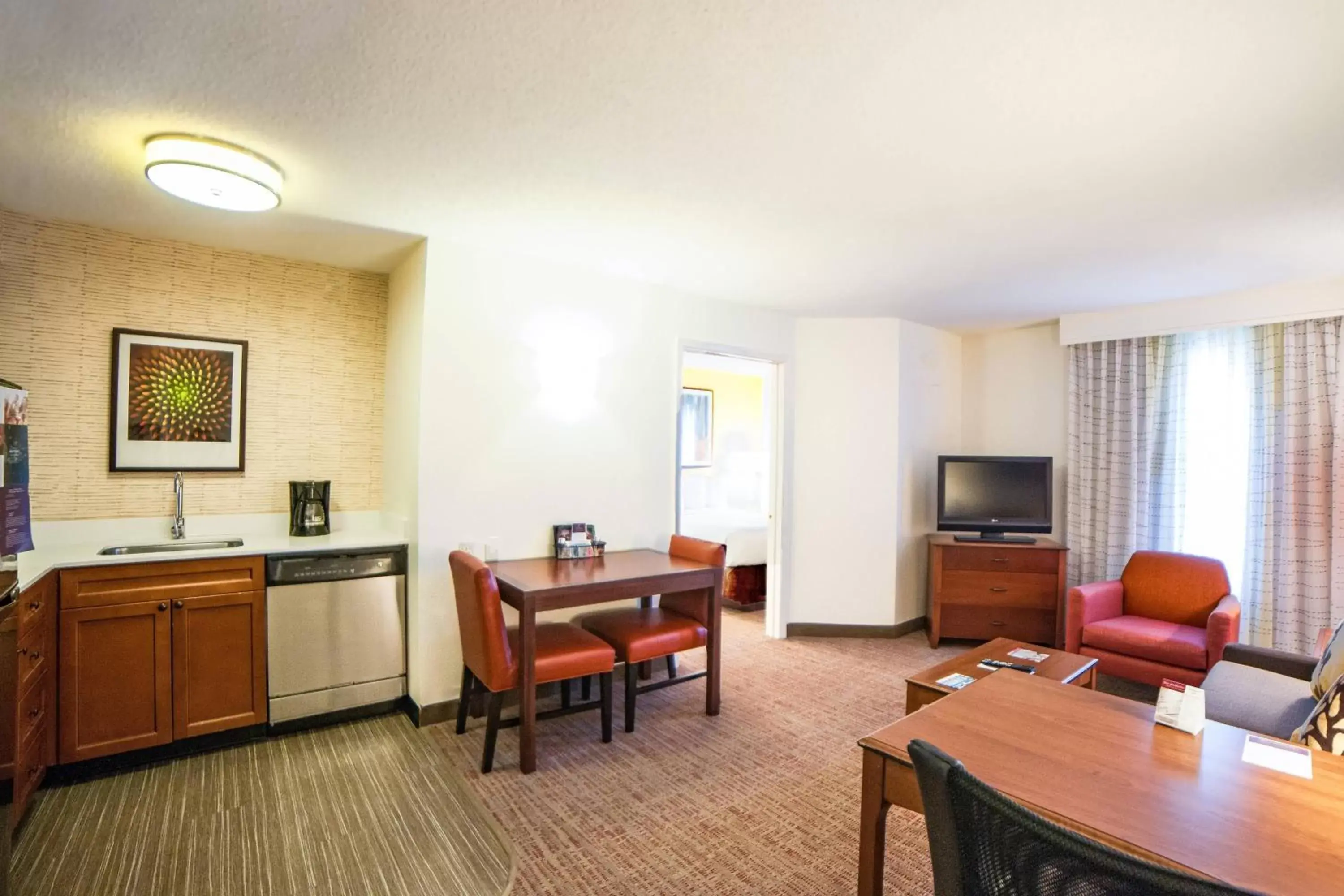 Bedroom, Dining Area in Residence Inn Houston - West University