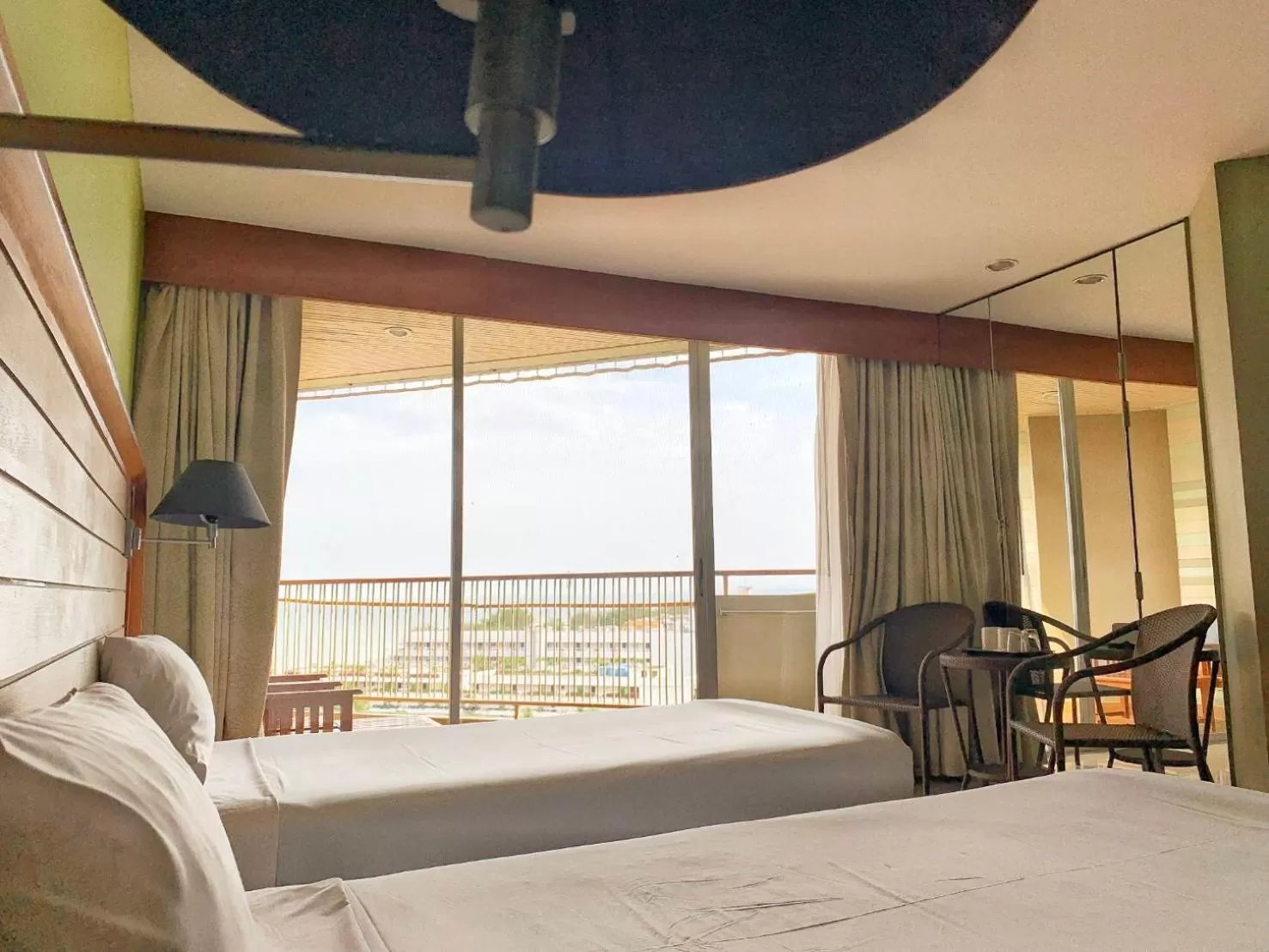 Bedroom, Bed in Long Beach Cha-Am Hotel